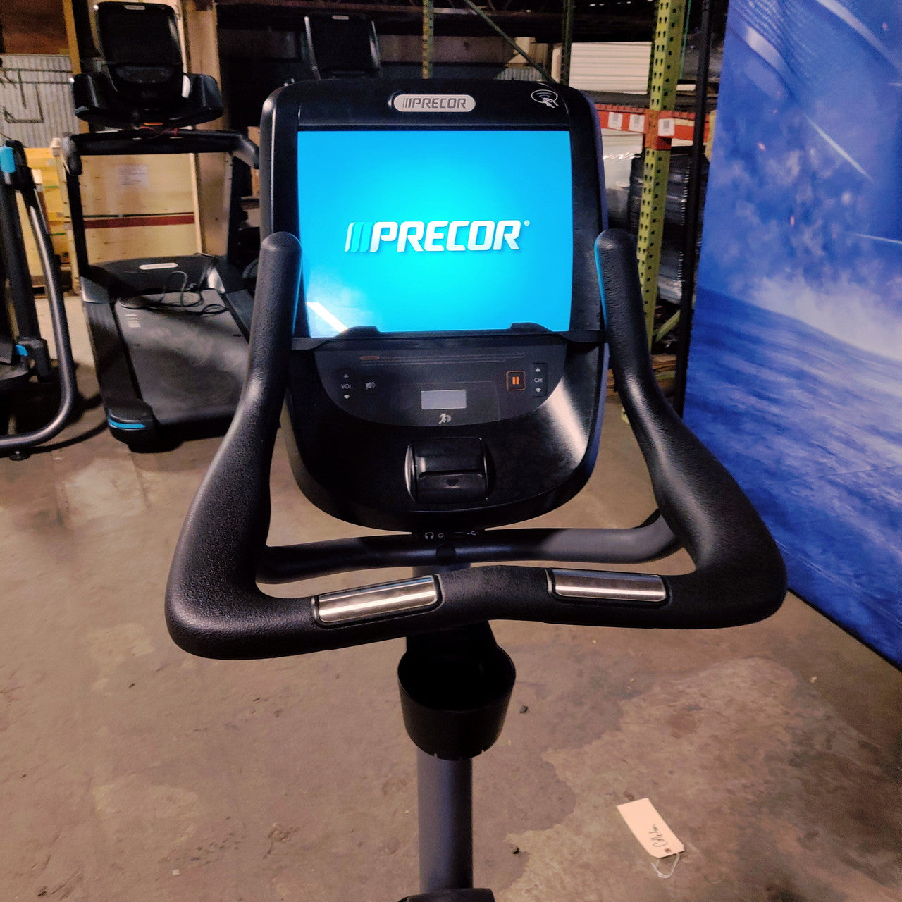 Precor UBK 685 Upright Bike w/ P82 Console