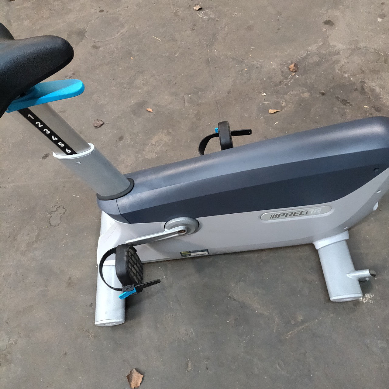 Precor UBK 815 Upright Bike w/P10 Console