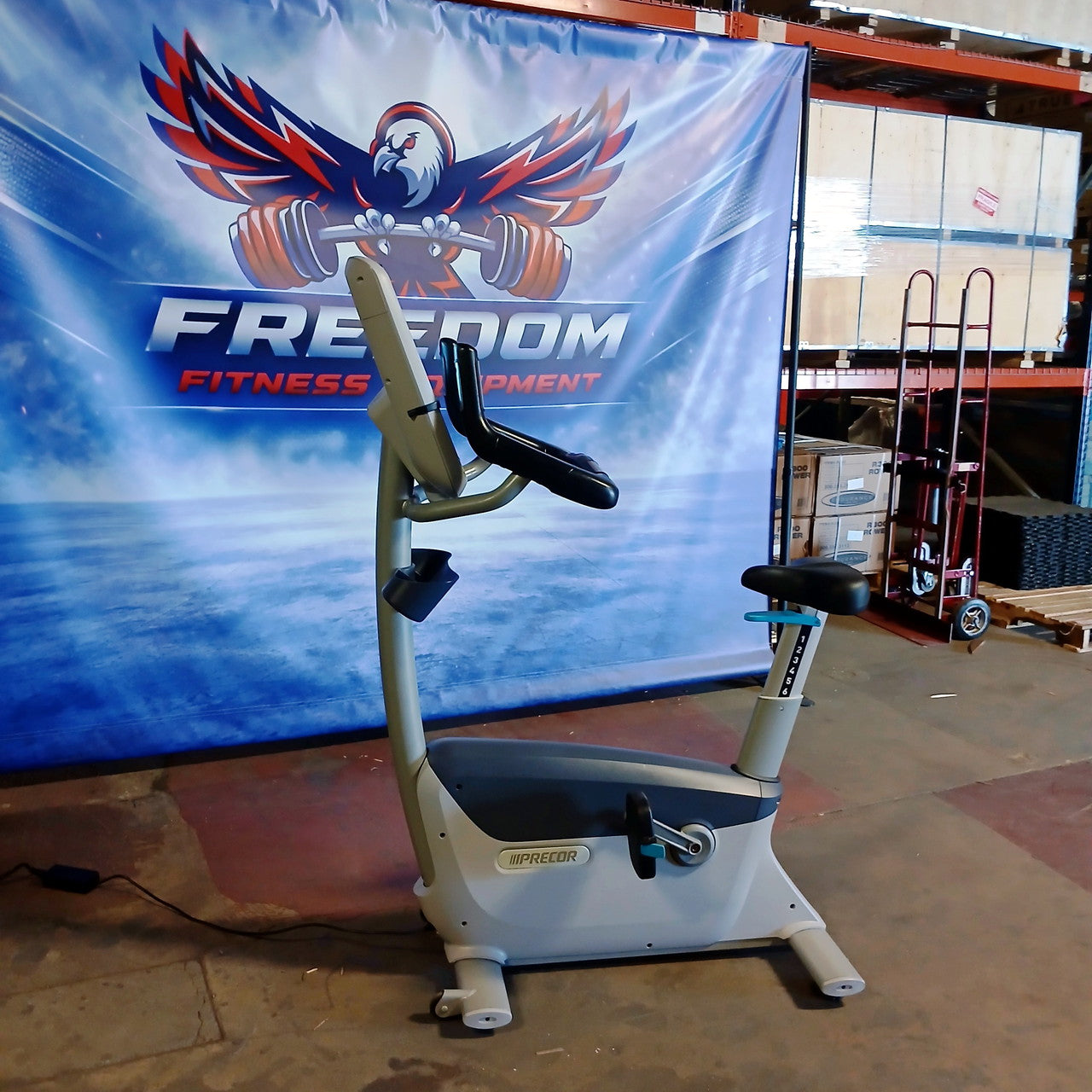 Precor UBK 885 Upright Bike w/ P80 Console