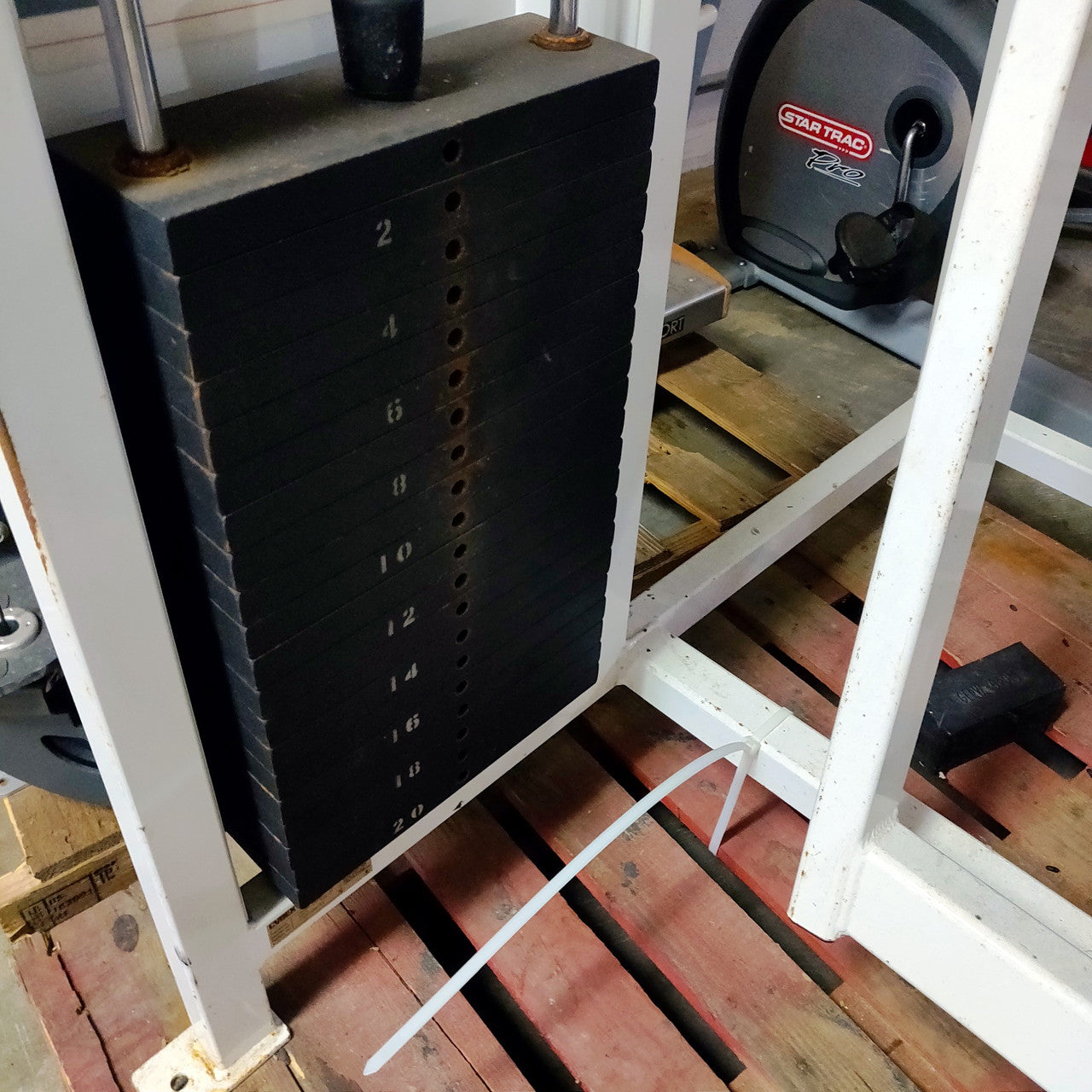 RARE Cybex Chest Press Oldschool Weight Training