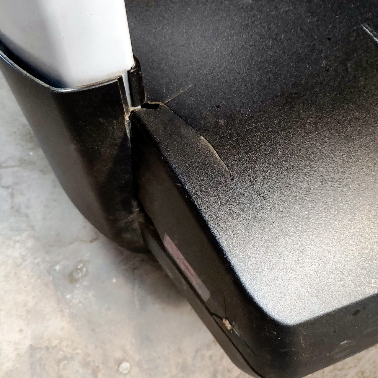 Refurbished Life Fitness 95T Explore Treadmill Commercial Grade for Cardio