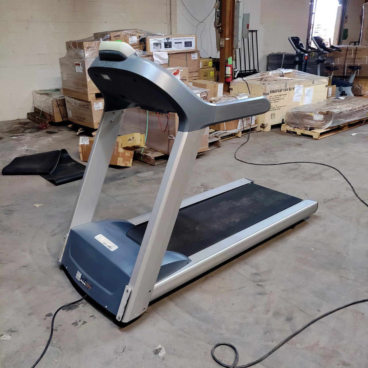 Refurbished Precor Treadmill 932i Commercial Grade