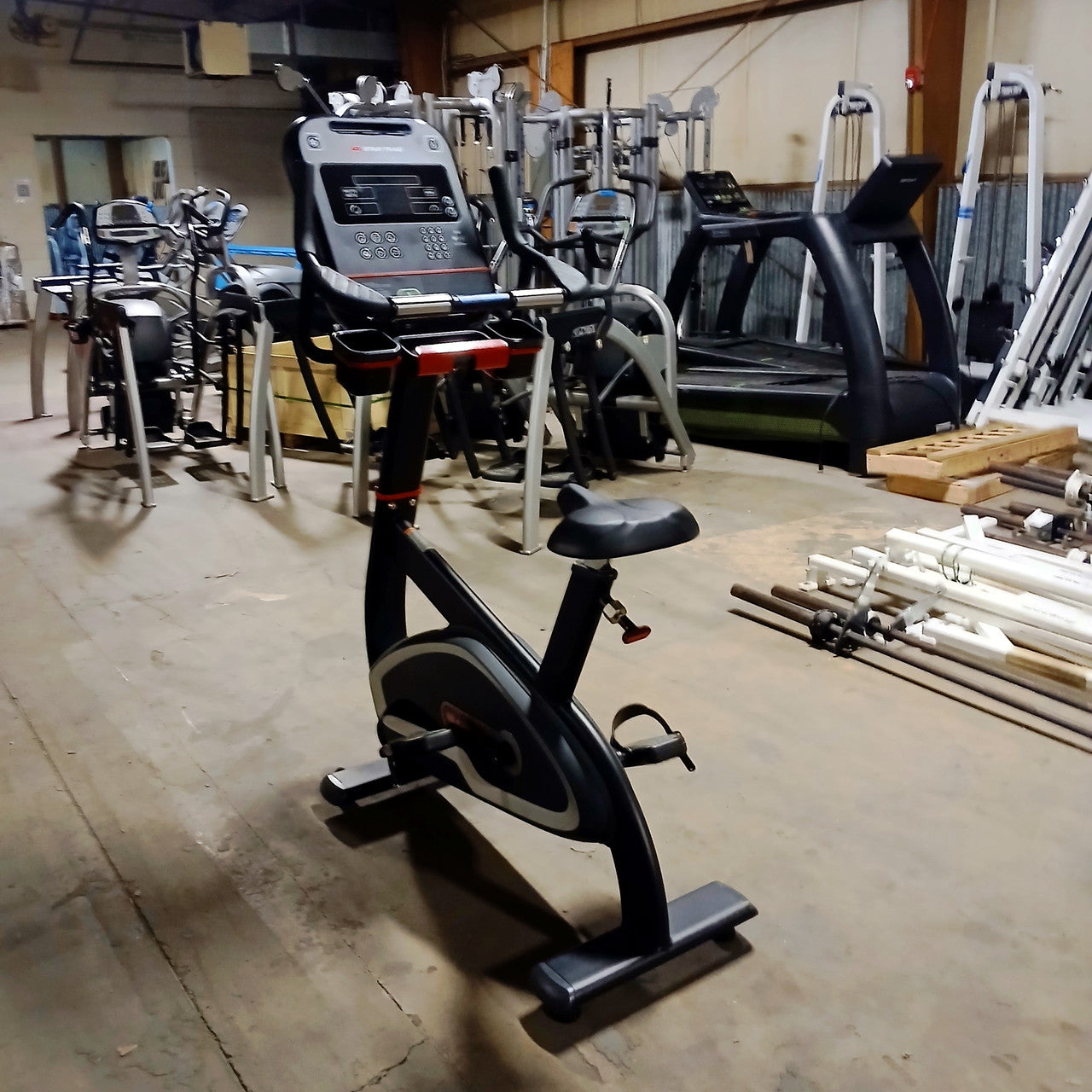 Star Trac 8UB Upright Bike with LCD Console