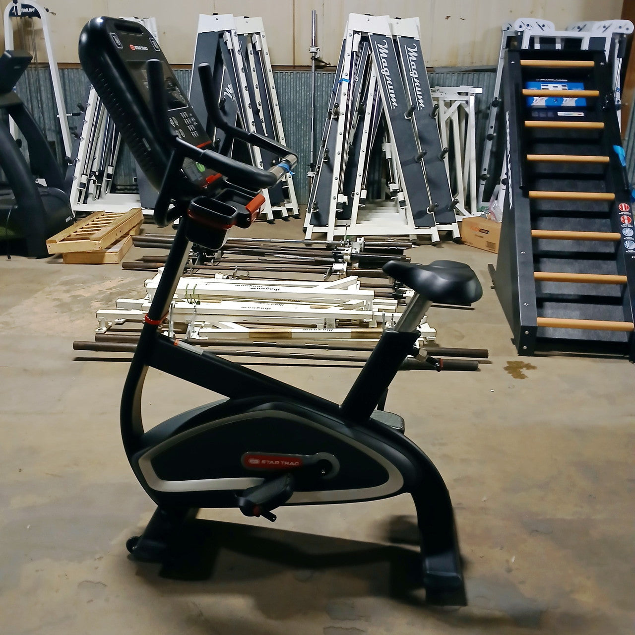 Star Trac 8UB Upright Bike with LCD Console