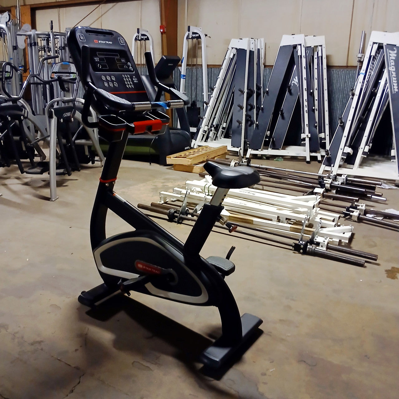 Star Trac 8UB Upright Bike with LCD Console