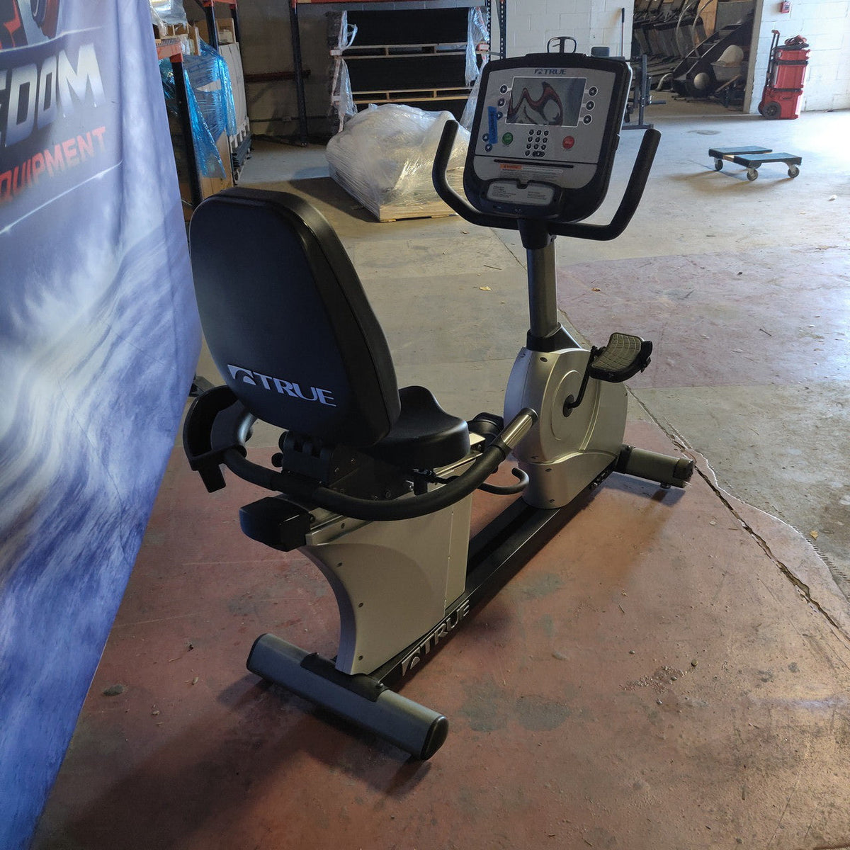 TRUE 400 Recumbent Bike w/ LCD Console