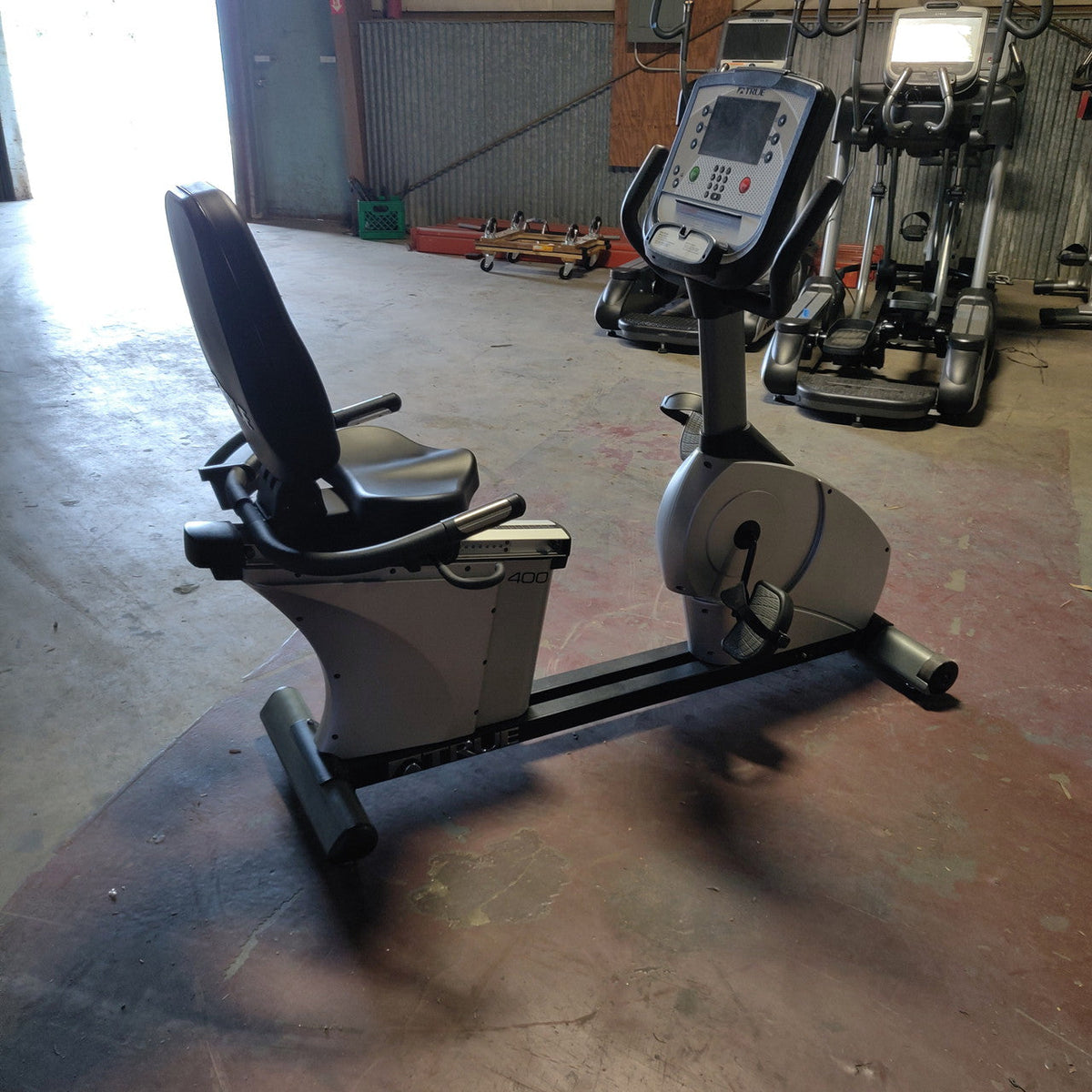 TRUE 400 Recumbent Bike w/ LCD Console