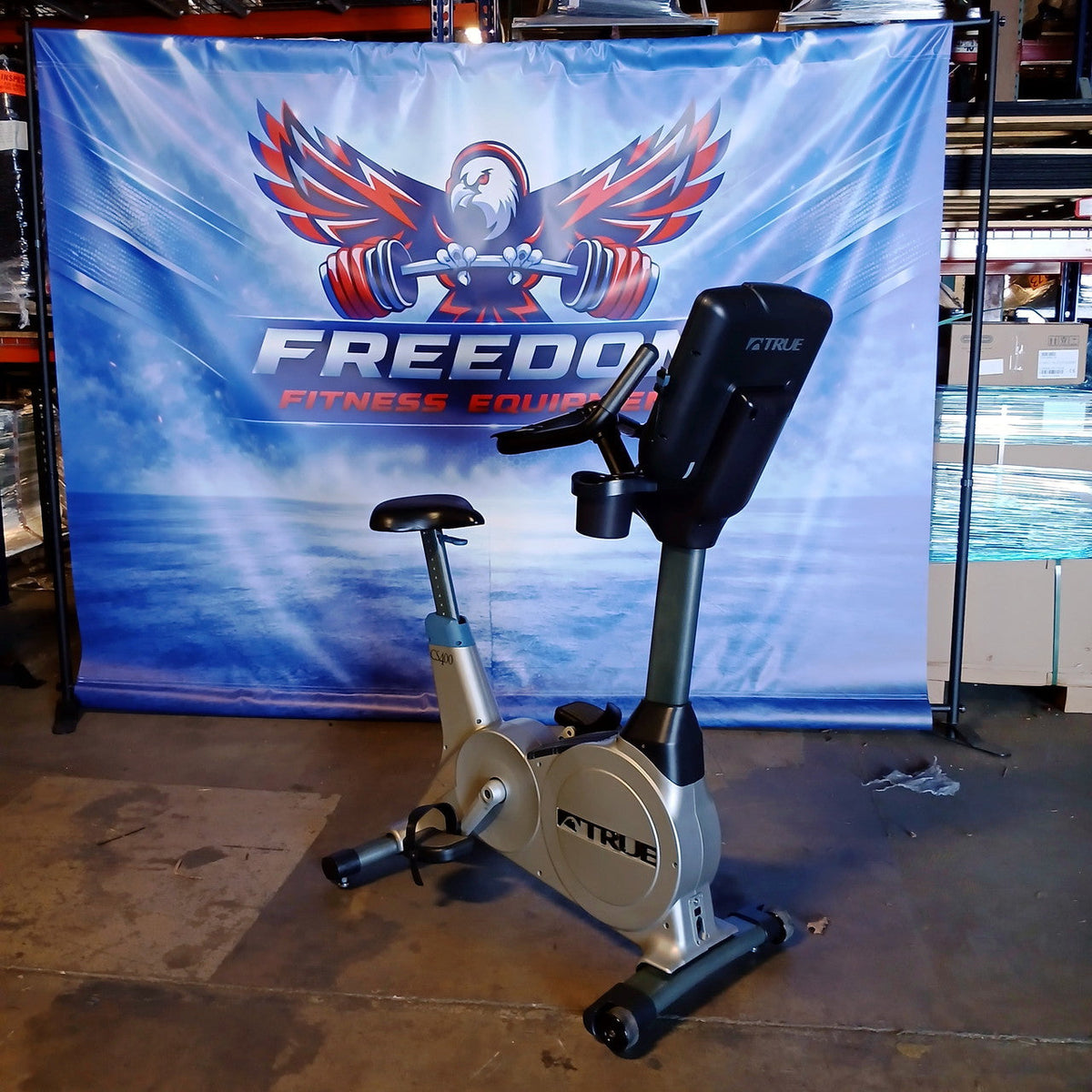 TRUE CS400 Upright Bike w/ Escalate 9 Console