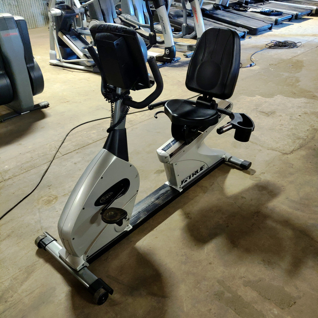 TRUE Recumbent Bike PS900