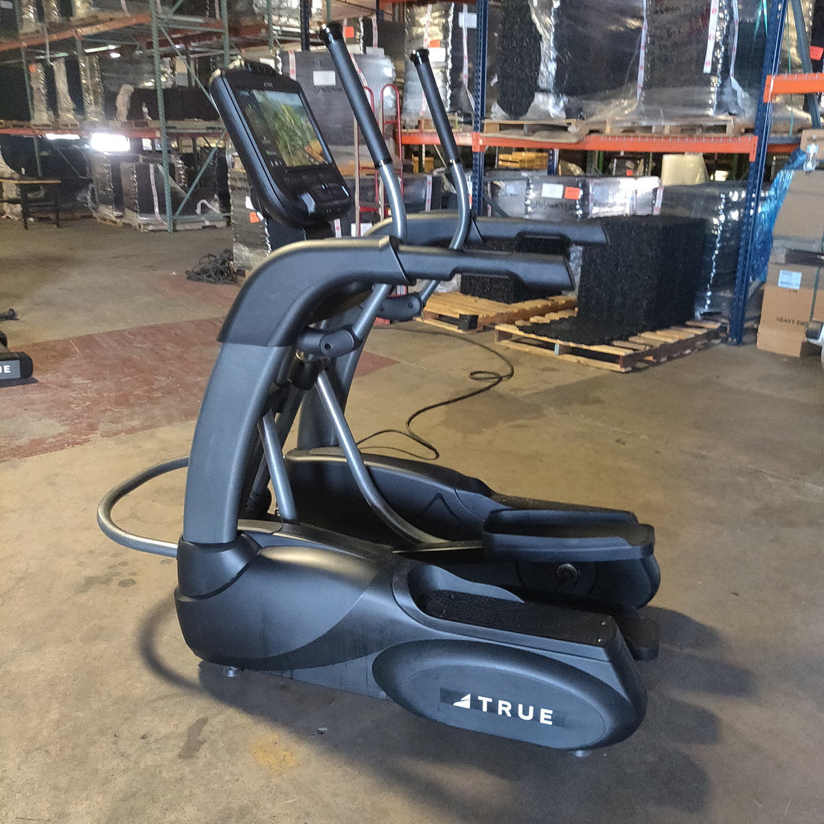TRUE XC400 Elliptical Trainer