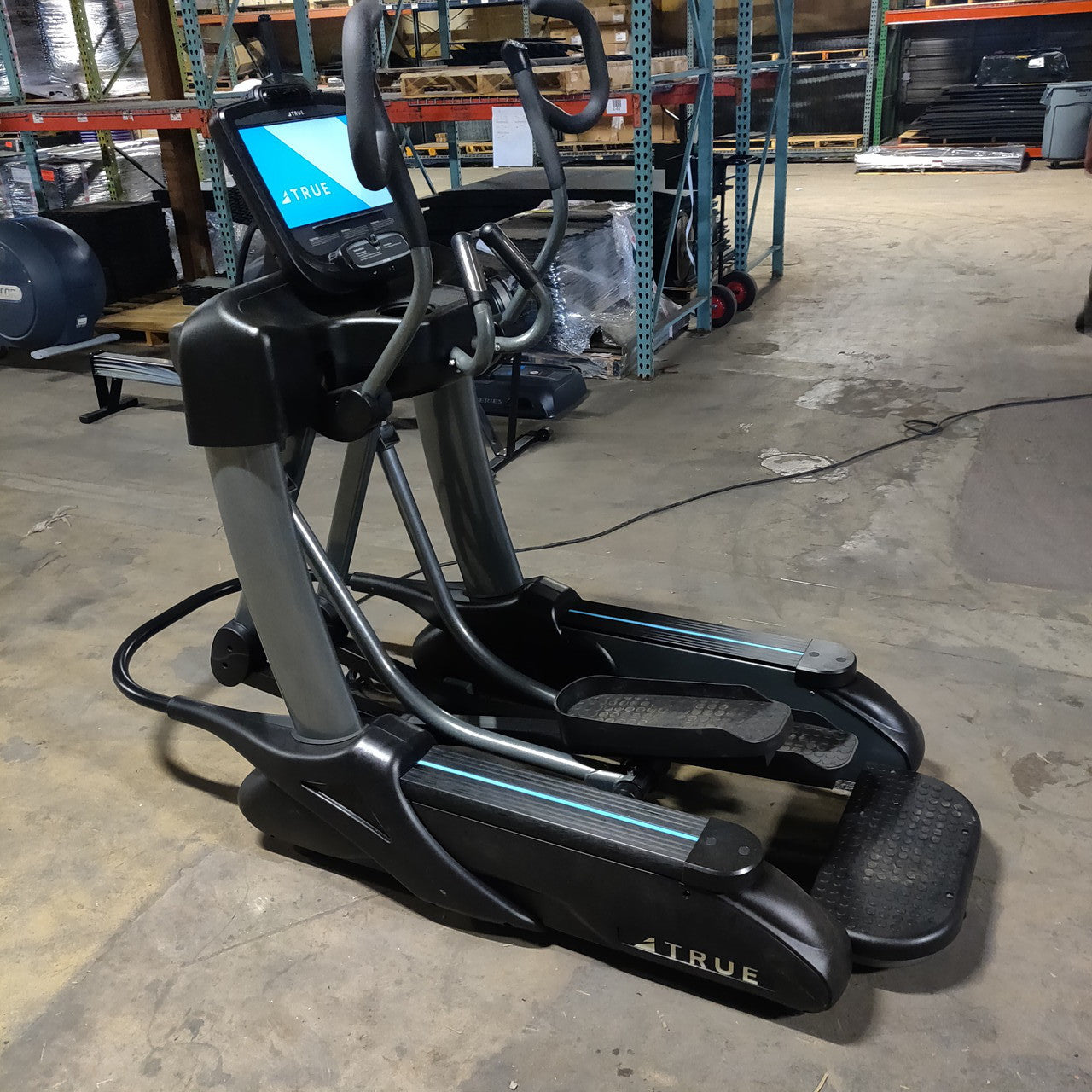 TRUE XS1000-19 Elliptical with Envision 16" Console