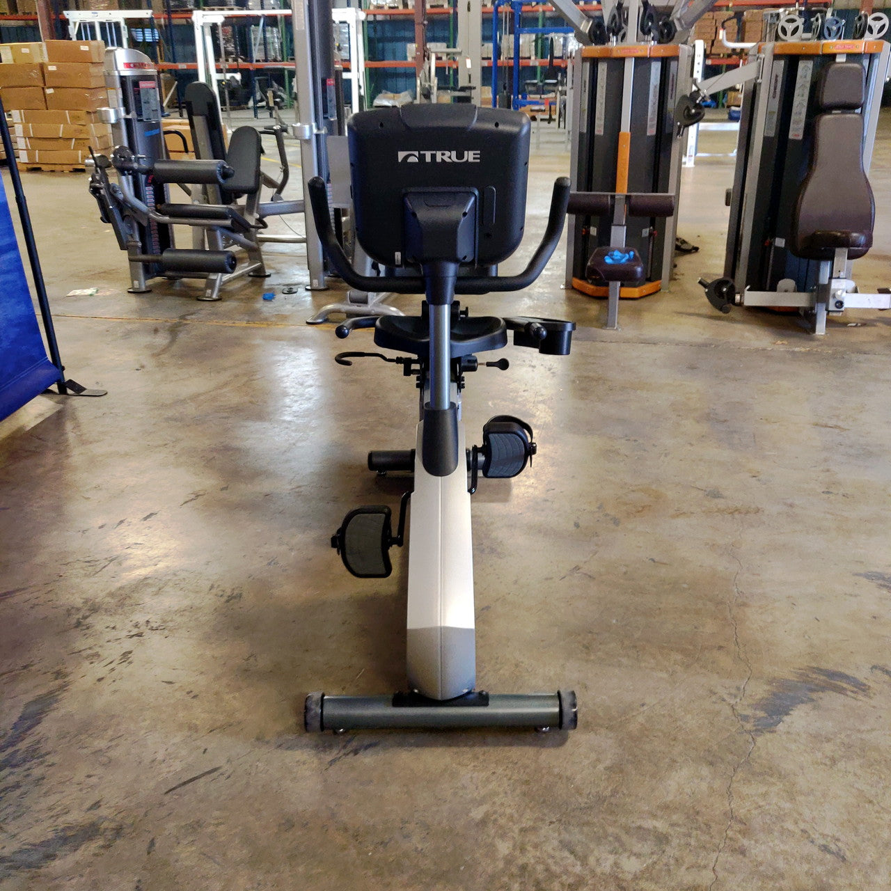True Fitness CS400 Recumbent w/ Escalate 9 Console