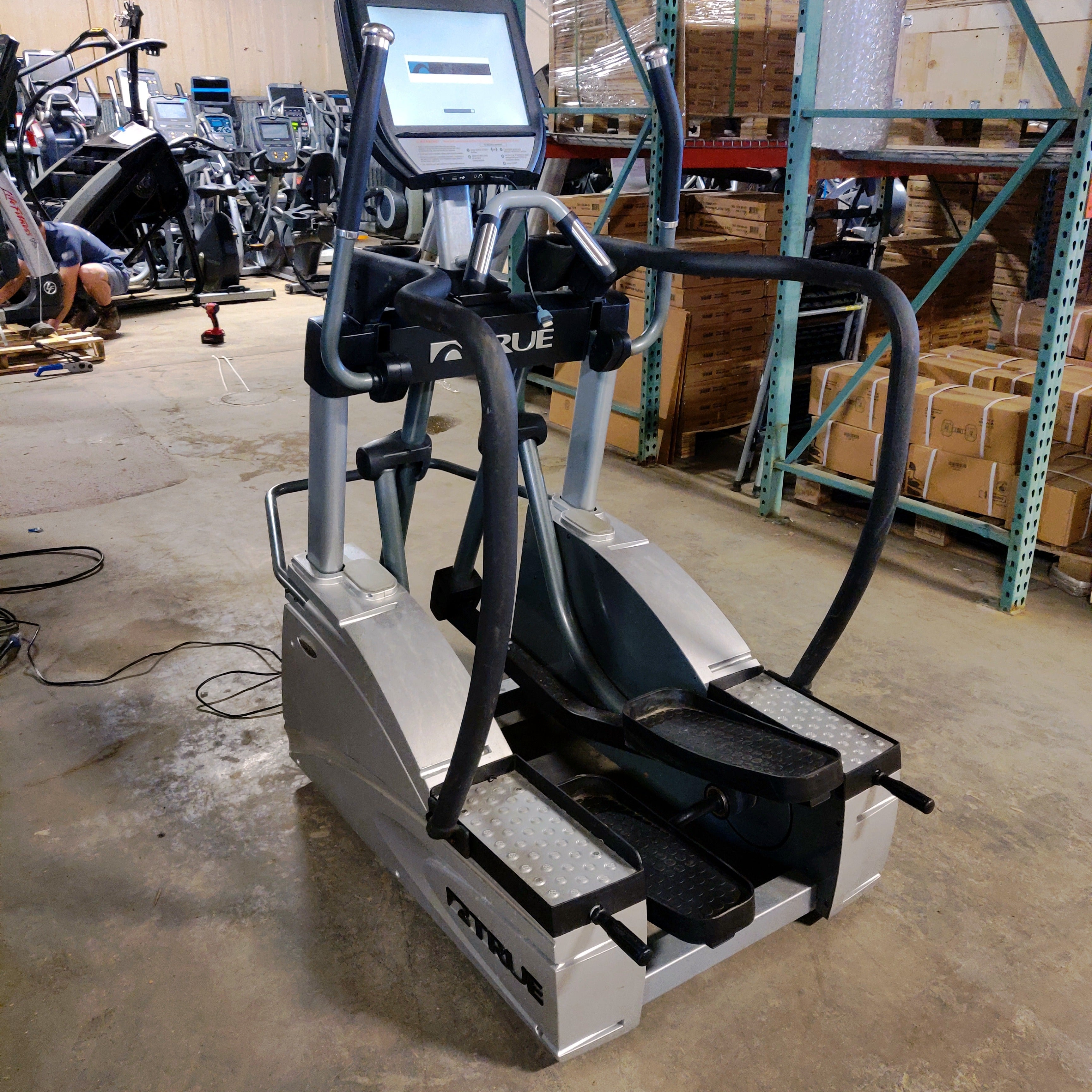 True Fitness LC900 Elliptical with Console