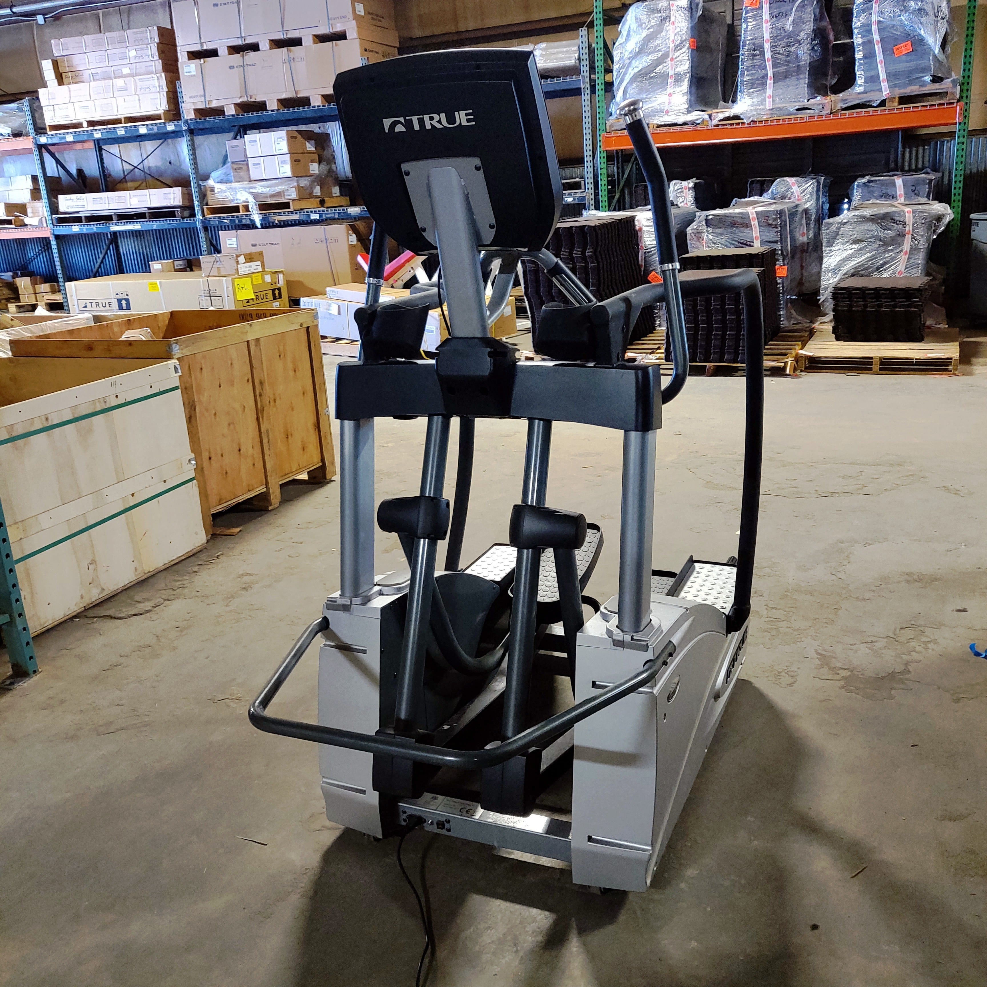 True Fitness LC900 Elliptical with Console