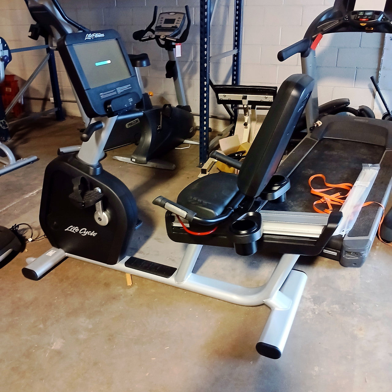 Life Fitness Integrity Recumbent Bike w/SE3 HD Console