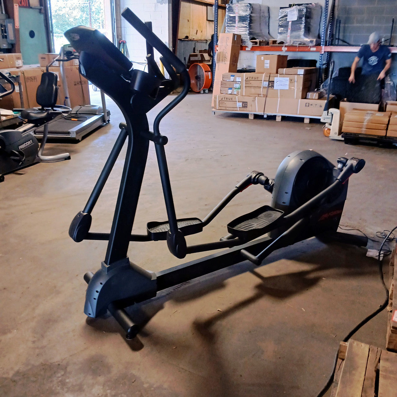 Life Fitness x5i Elliptical Cross-Trainer - Main Image
