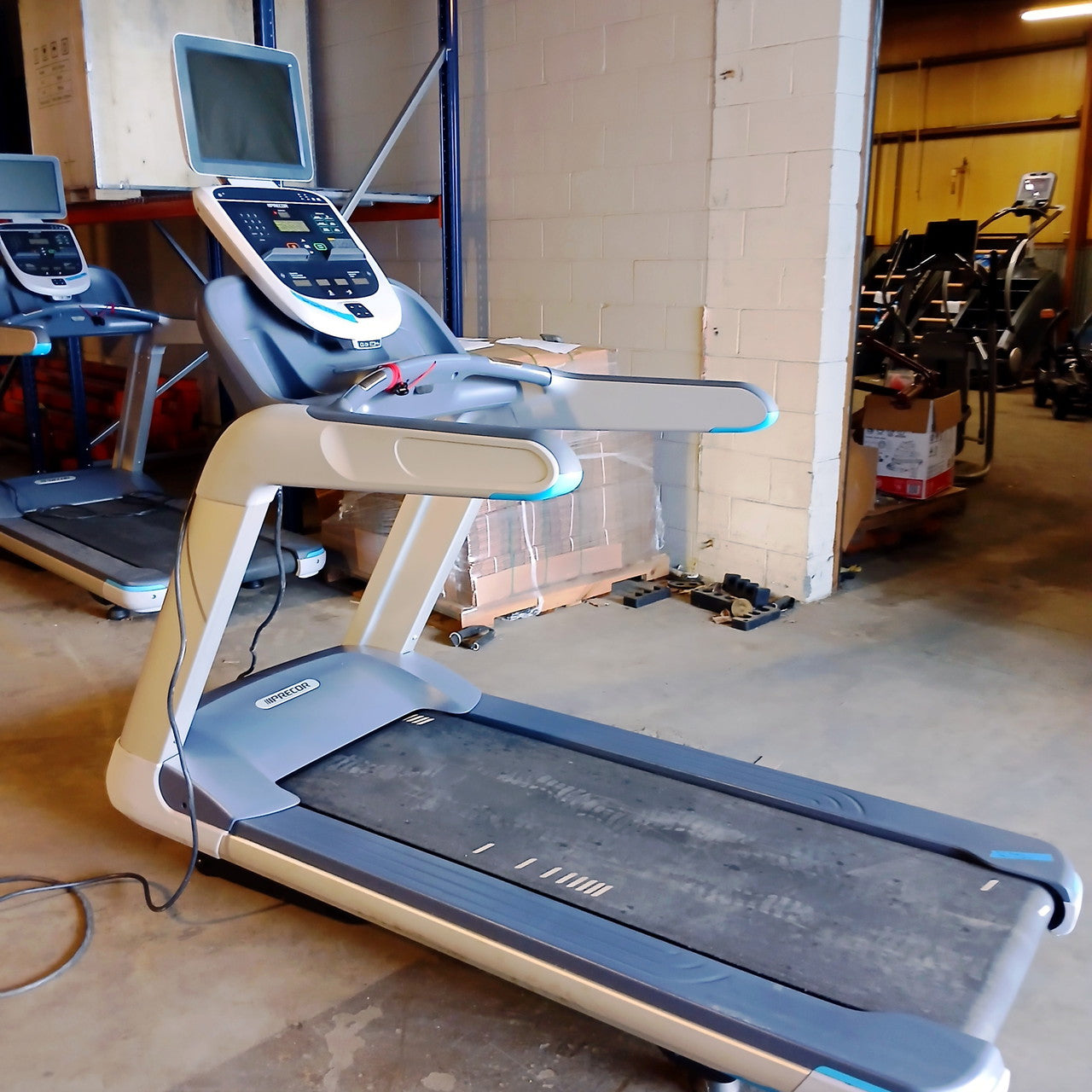 Precor TRM 811 V2 Treadmill w/P10 Console