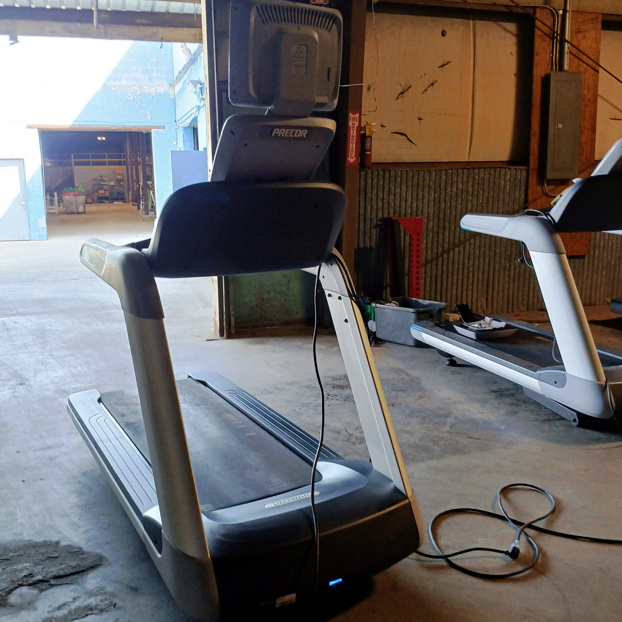 Precor TRM 811 V2 Treadmill w/P10 Console