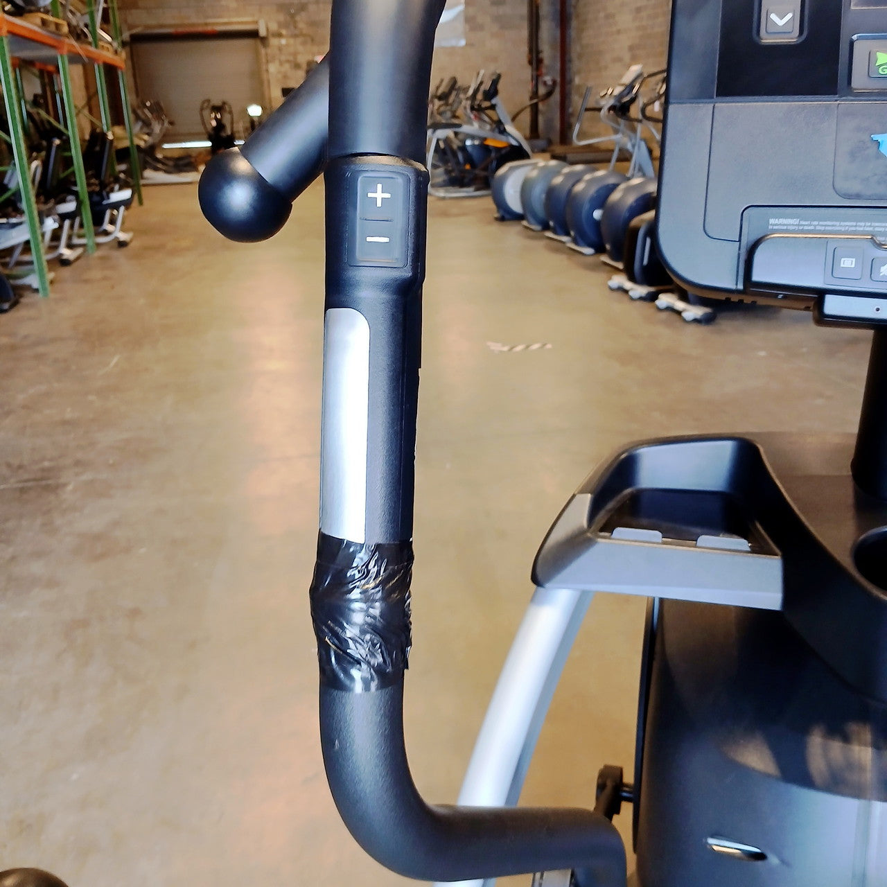 Life Fitness Integrity Arc Trainer w/ X Console