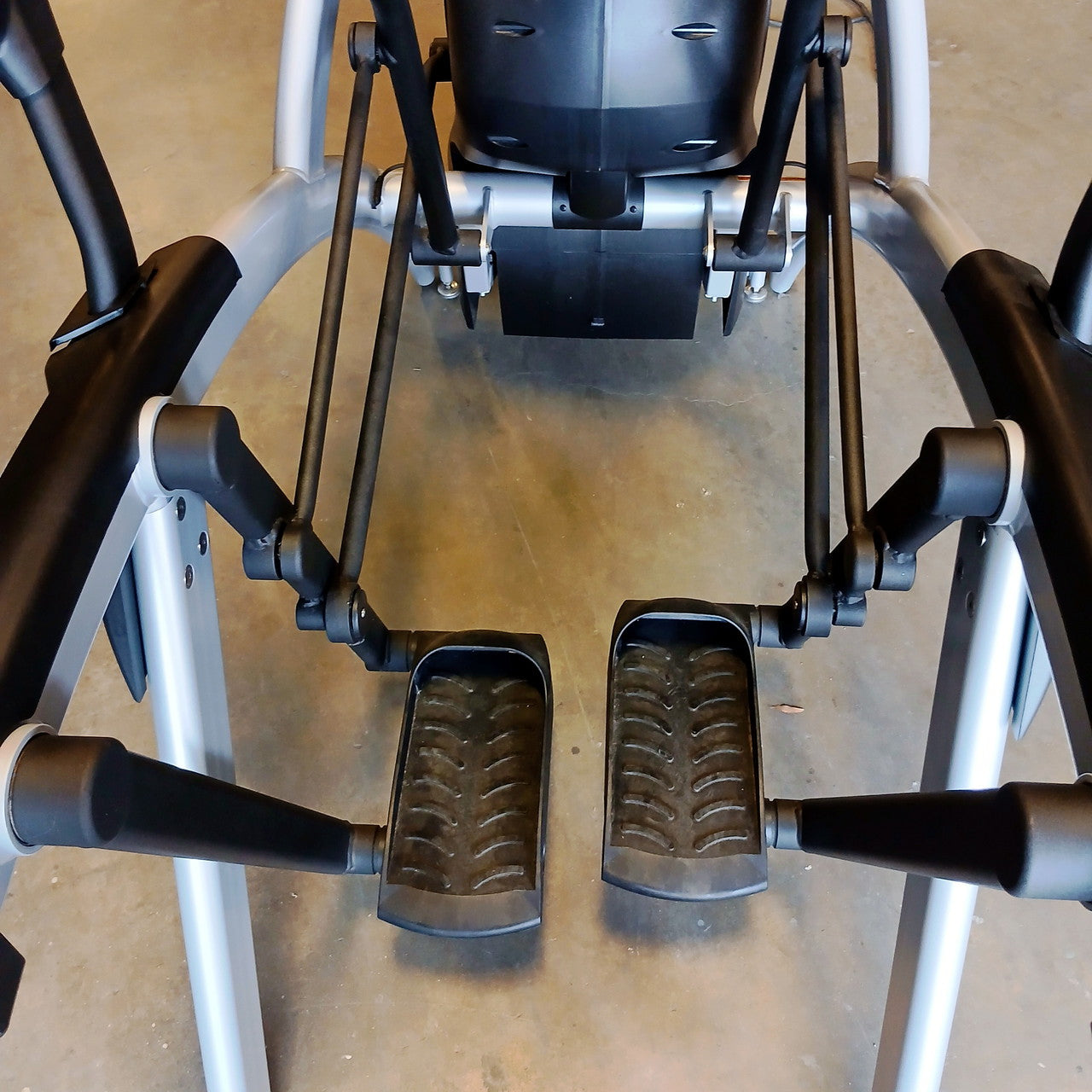 Life Fitness Integrity Arc Trainer w/ X Console