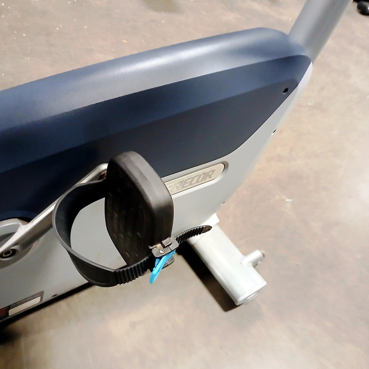 Precor UBK 835 Upright Bike w/p30 Console