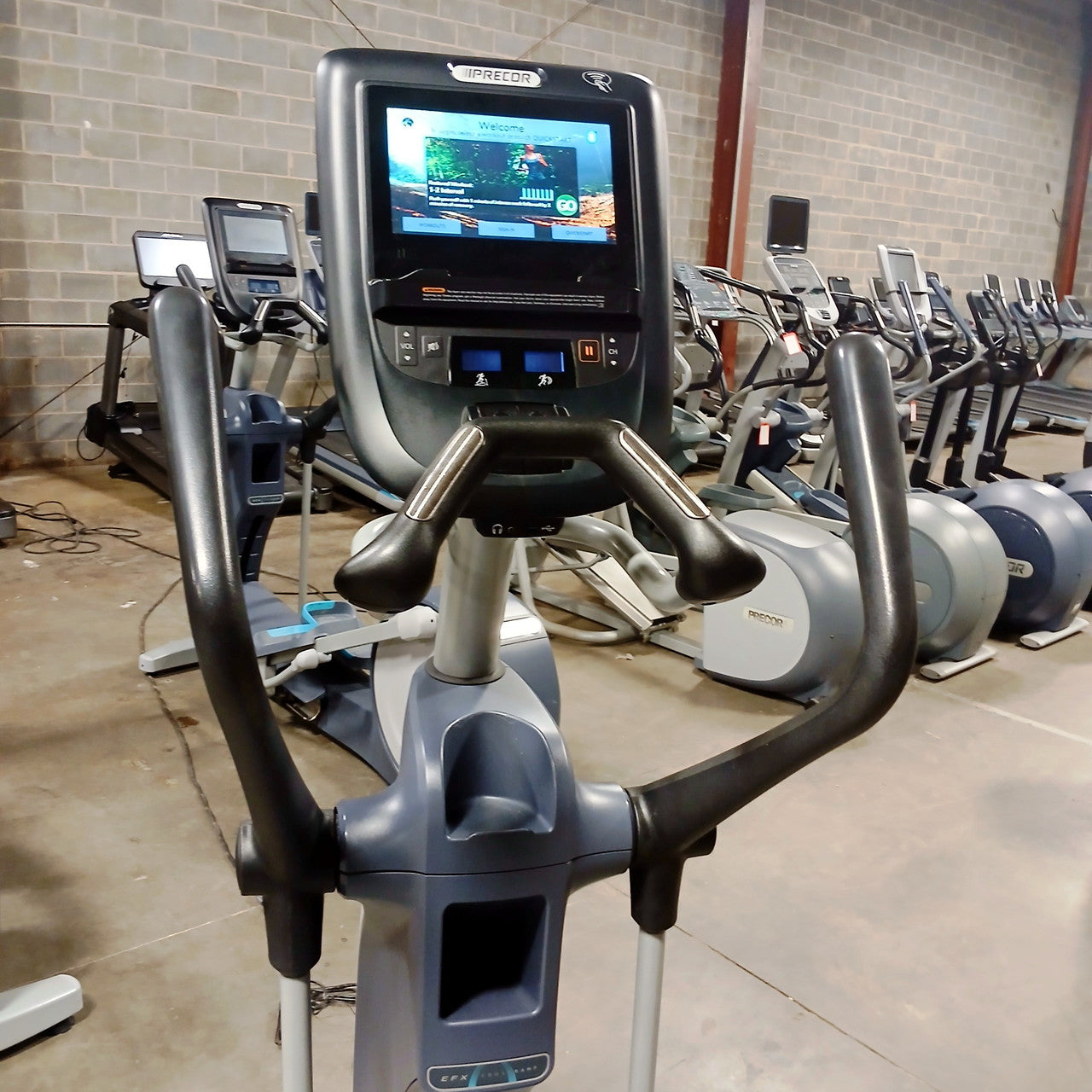 Precor EFX 865 Elliptical w/Converging Crossramp + p62 Console