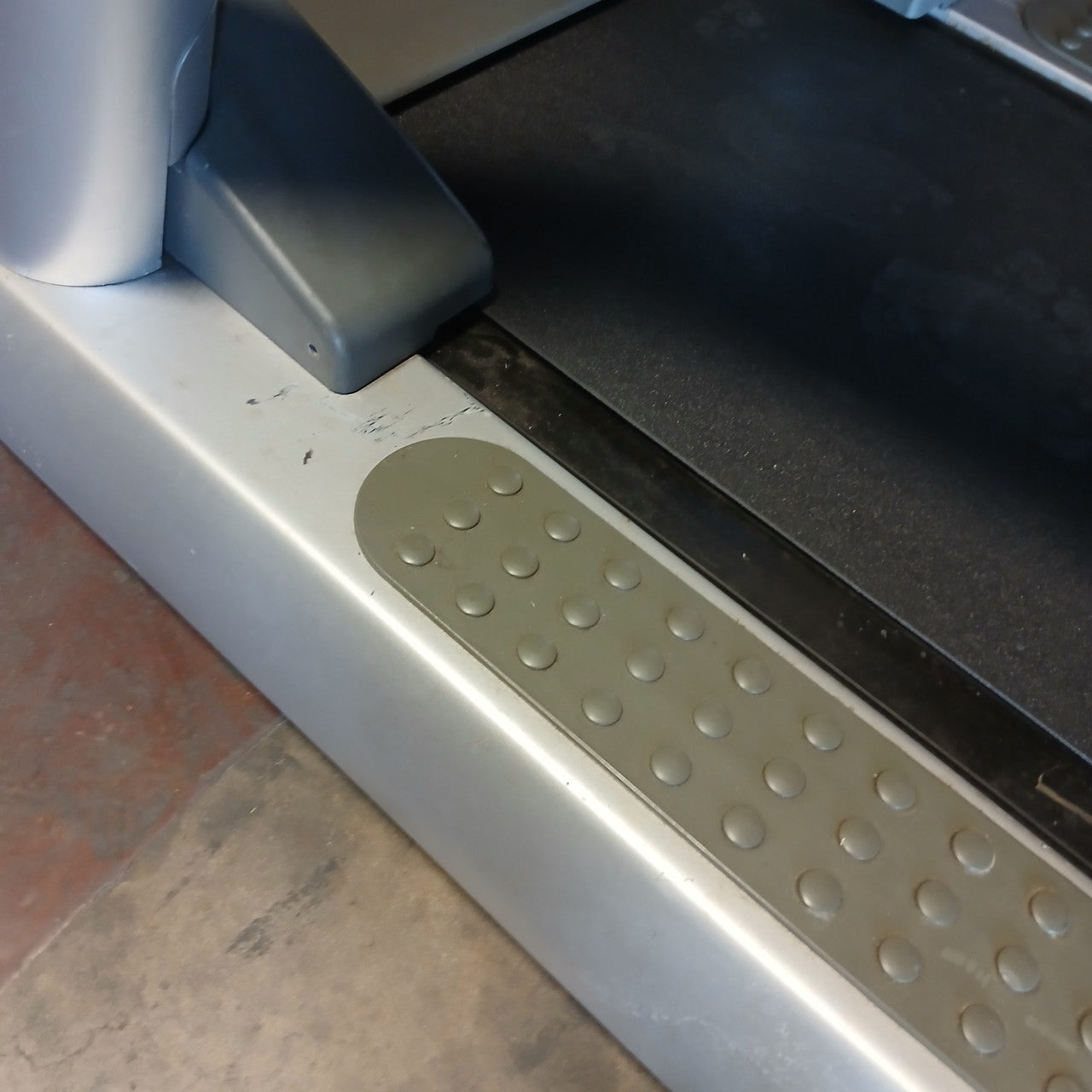 Life Fitness 95Ti Treadmill