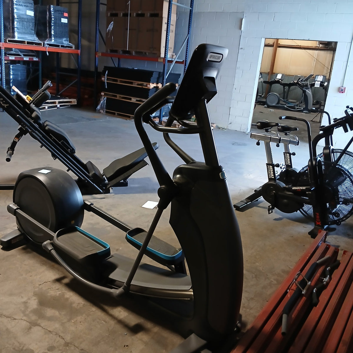 Precor EFX 835 Elliptical w/Converging Crossramp + p31 Console