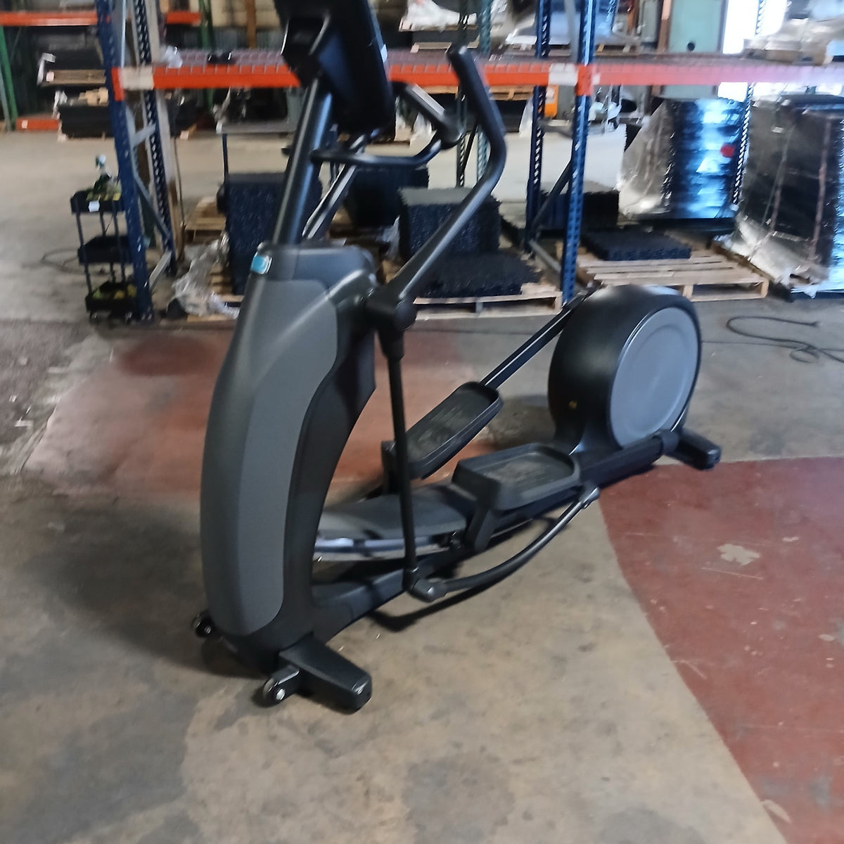 Precor EFX 835 Elliptical w/Converging Crossramp + p31 Console