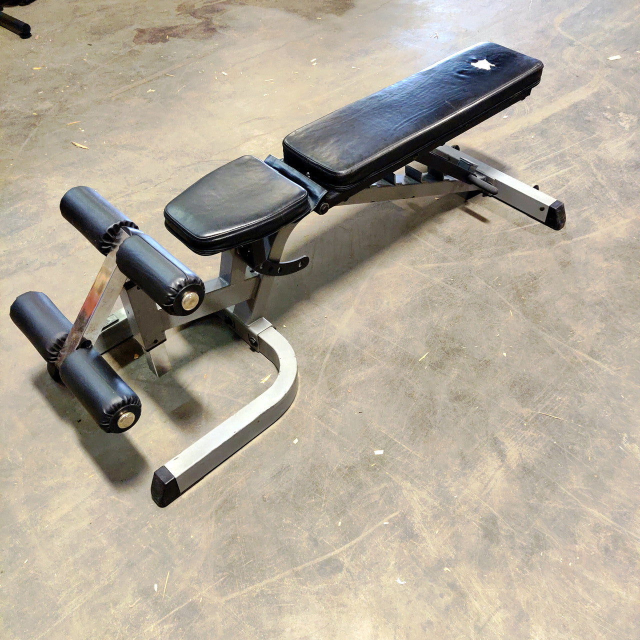 Adjustable Weight Bench with Foot Holder