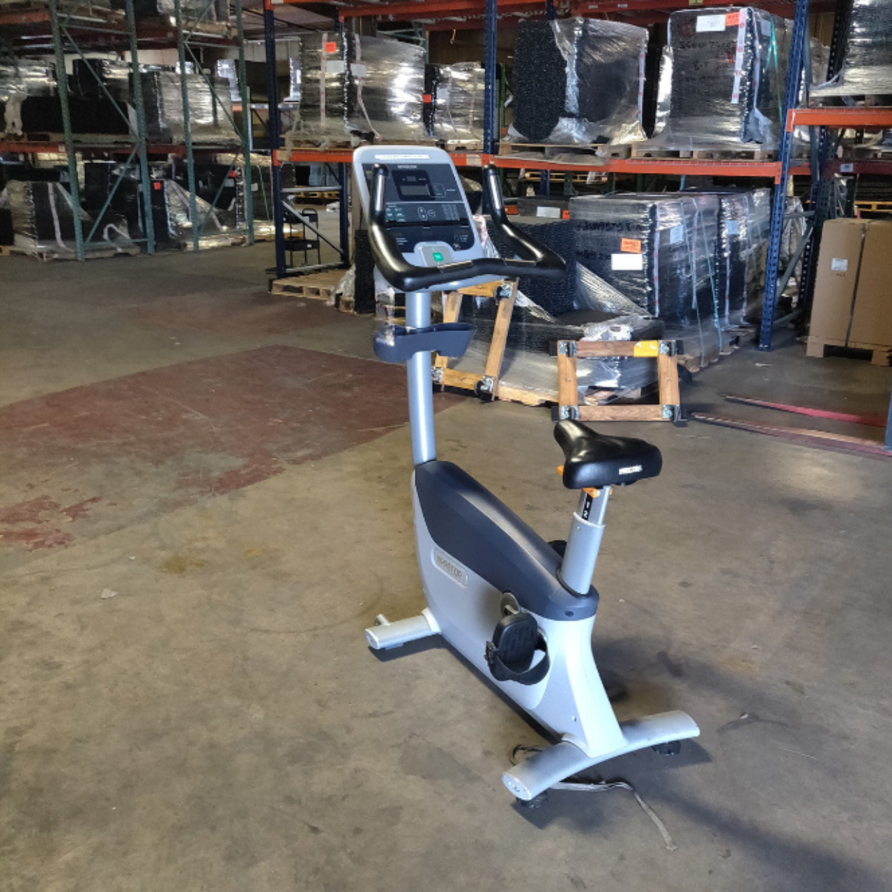Precor UBK 815 Upright Bike w/Experience Console