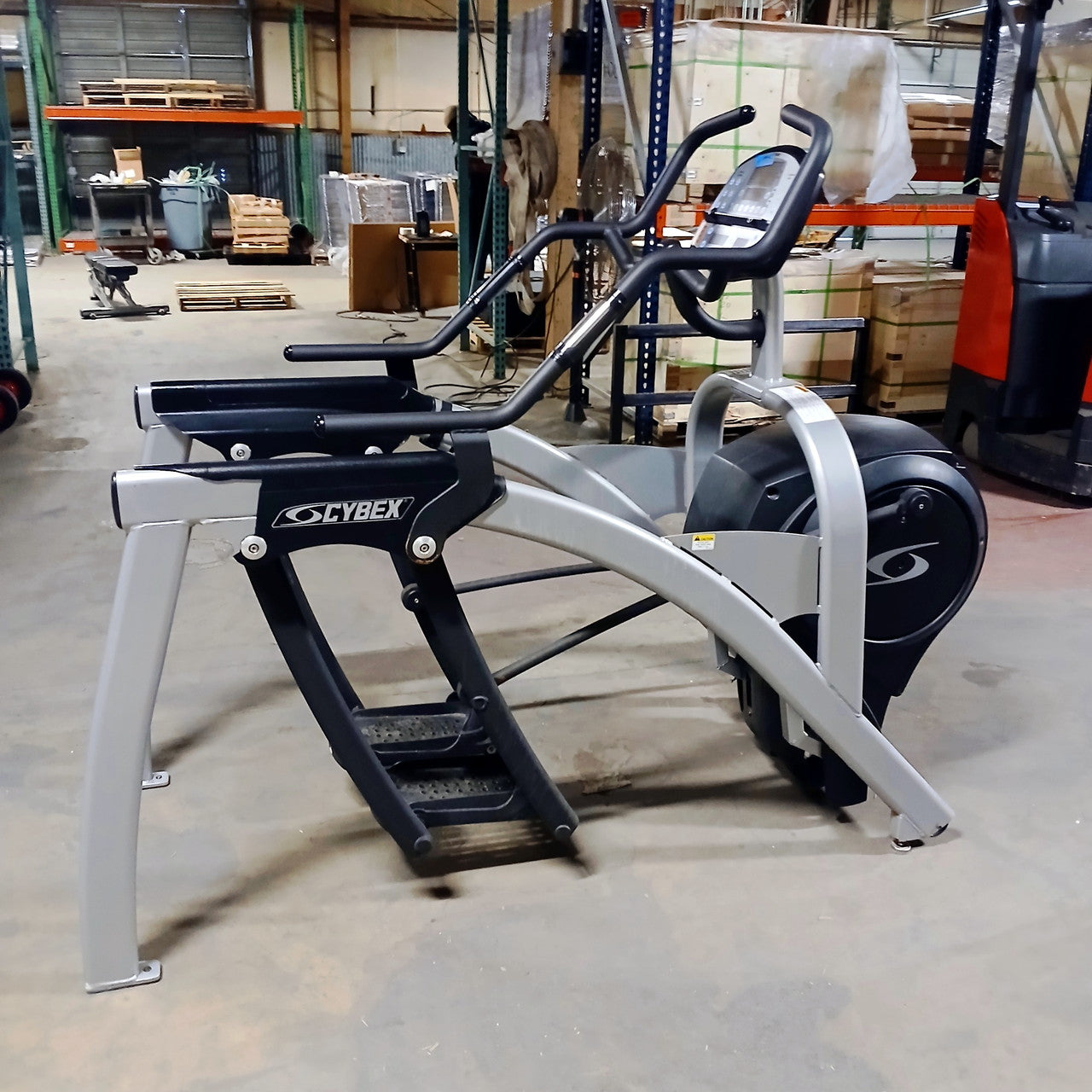 Cybex 620A Arc Trainer