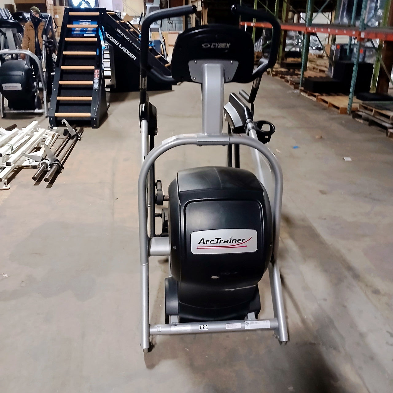 Cybex 620A Arc Trainer