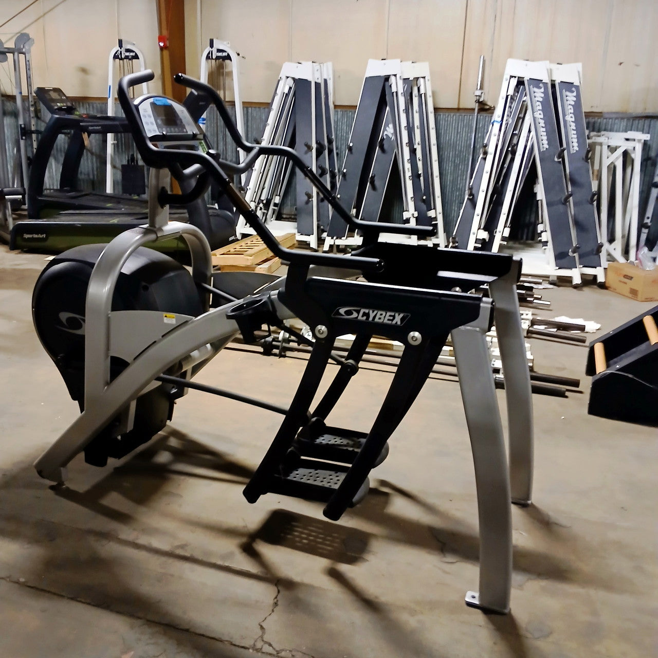 Cybex 620a Arc Trainer