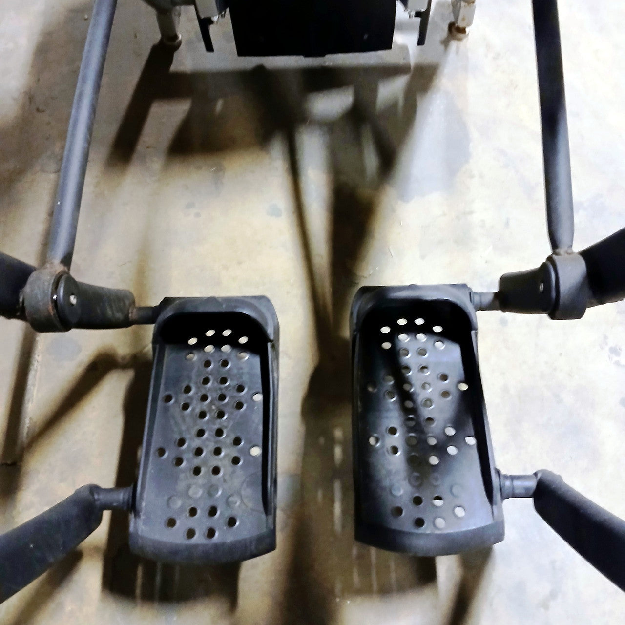 Cybex 620a Arc Trainer