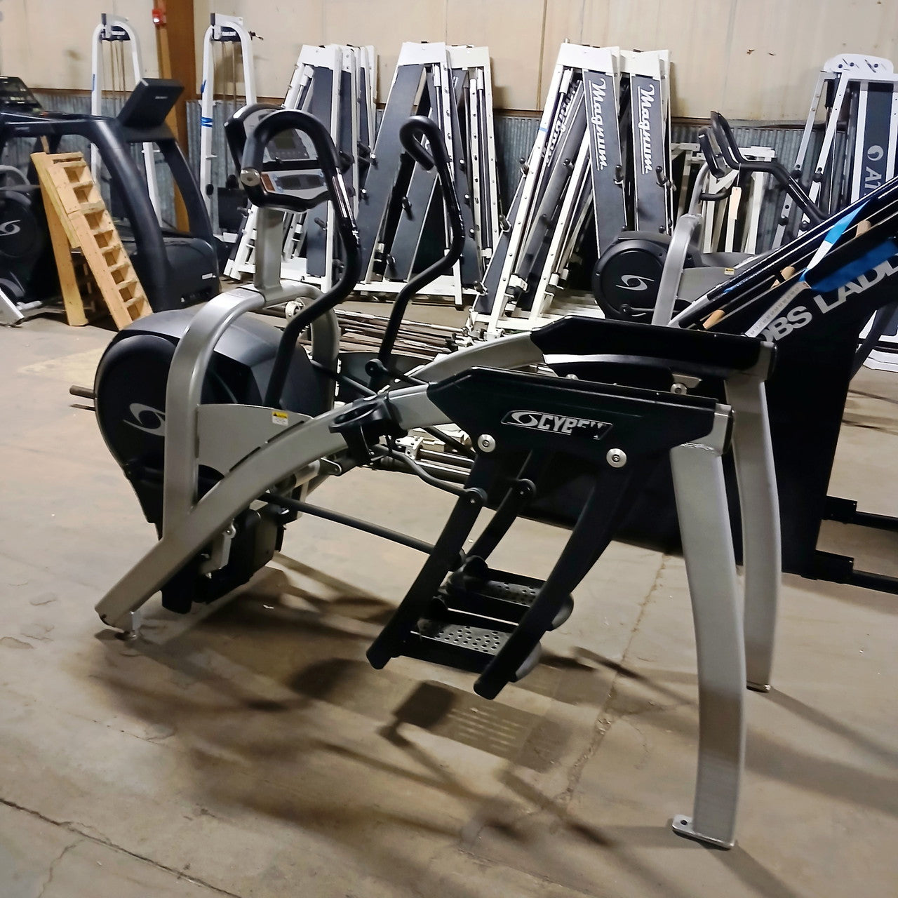 Cybex 630a Arc Trainer