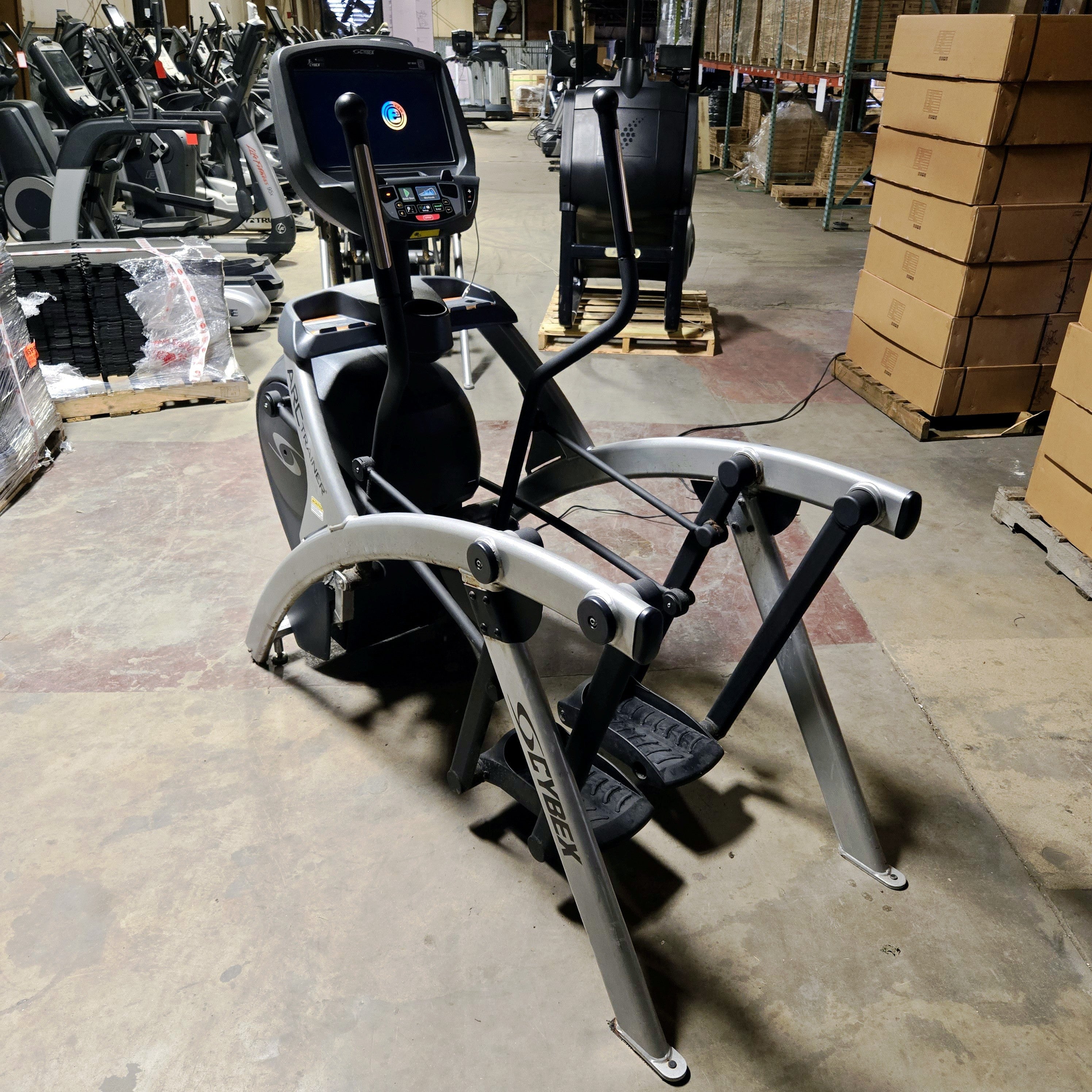 cybex v series elliptical Cybex Arc Trainer 525AT Elliptical Crosstrainer