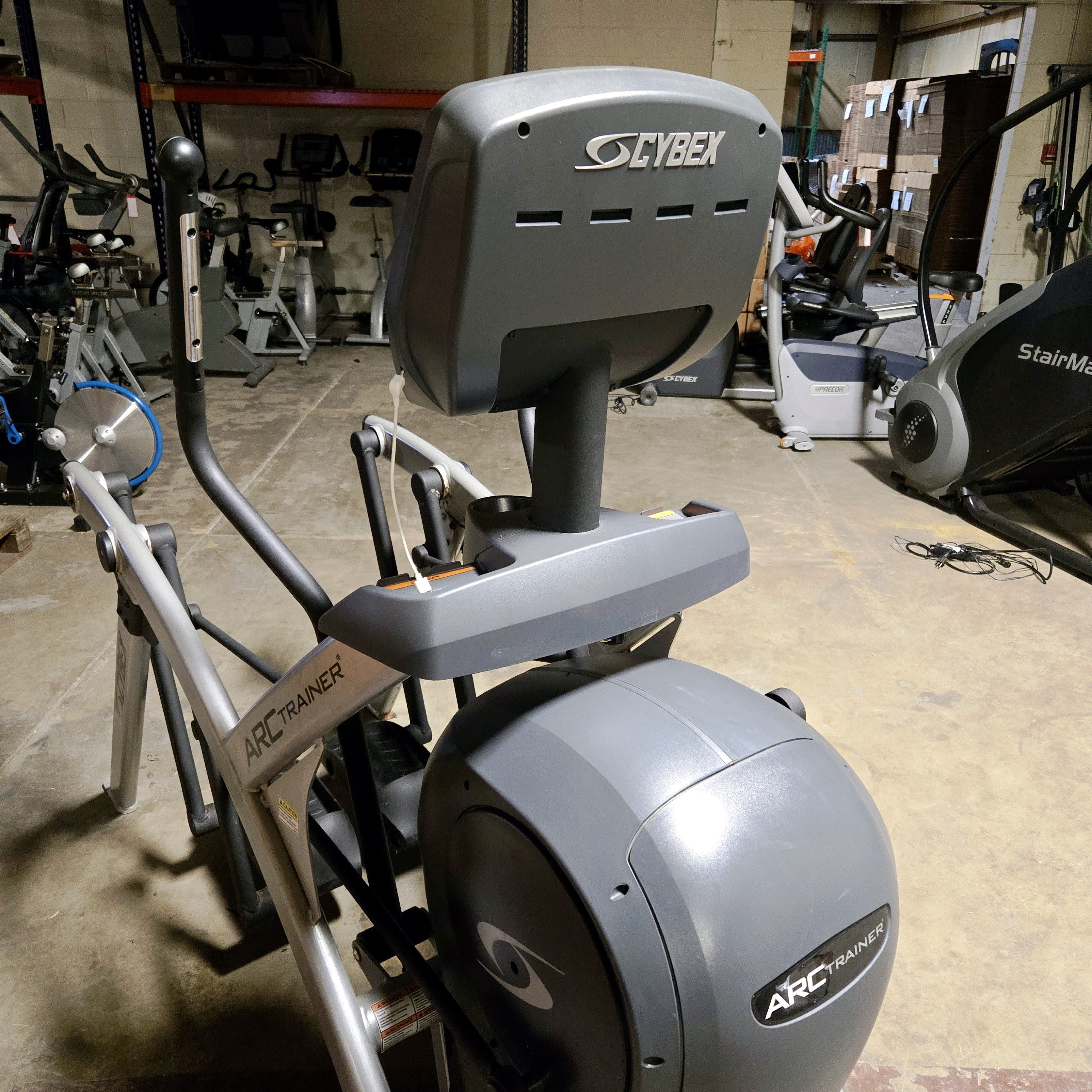 Cybex Arc Trainer 525AT Elliptical Crosstrainer