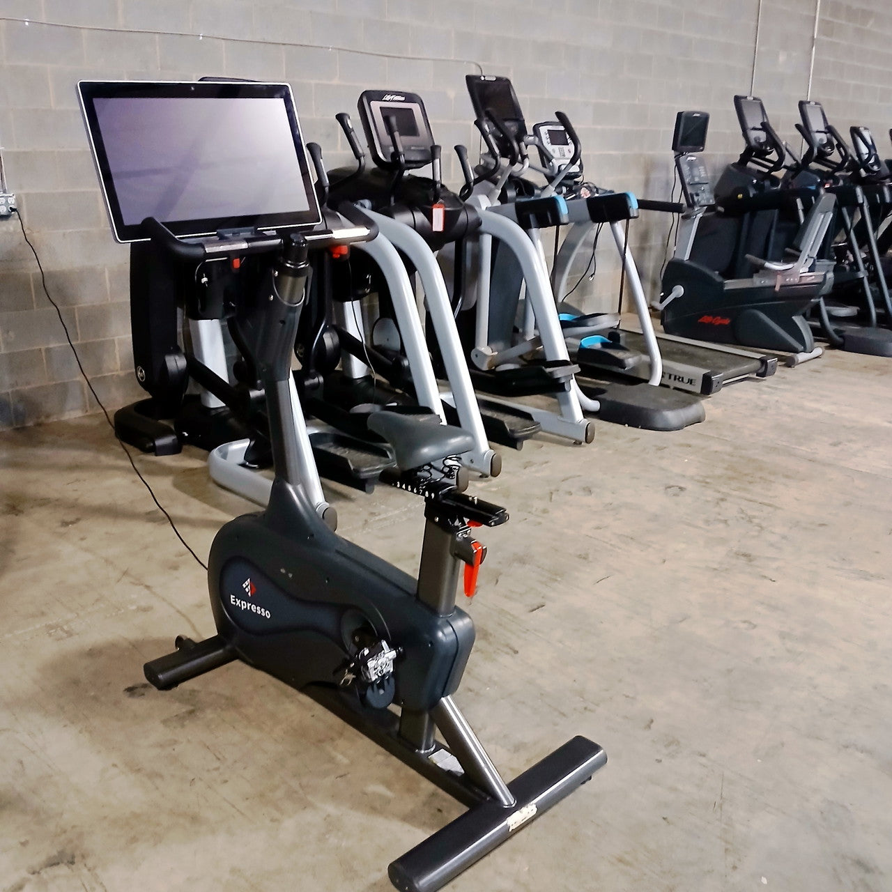 Expresso GO-U Gamified Upright Bike