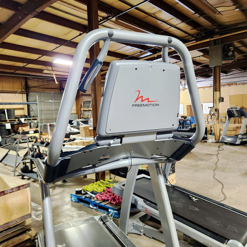 Freemotion Incline Trainer DRVS (Up to 30 Degree Incline) Commercial Grade with Screen 
