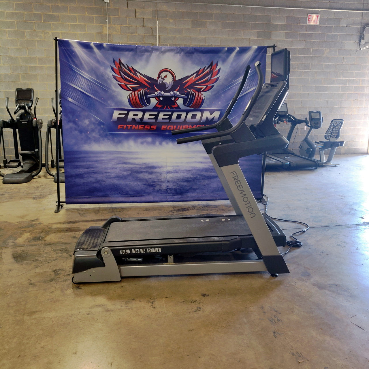 Freemotion Treadmill i10.9b Incline Trainer