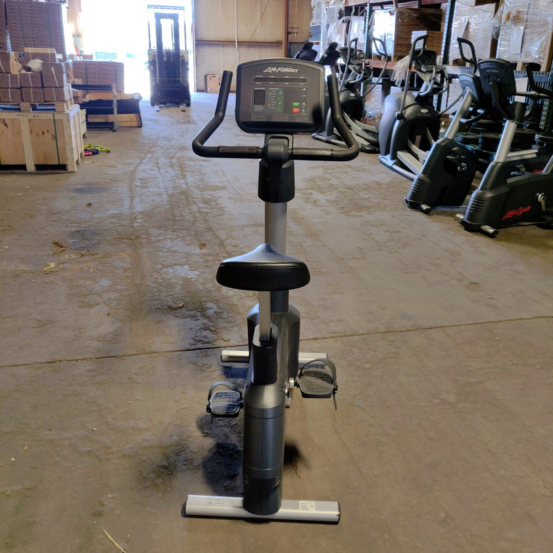 Life Fitness Upright Exercise Bike Activate Series