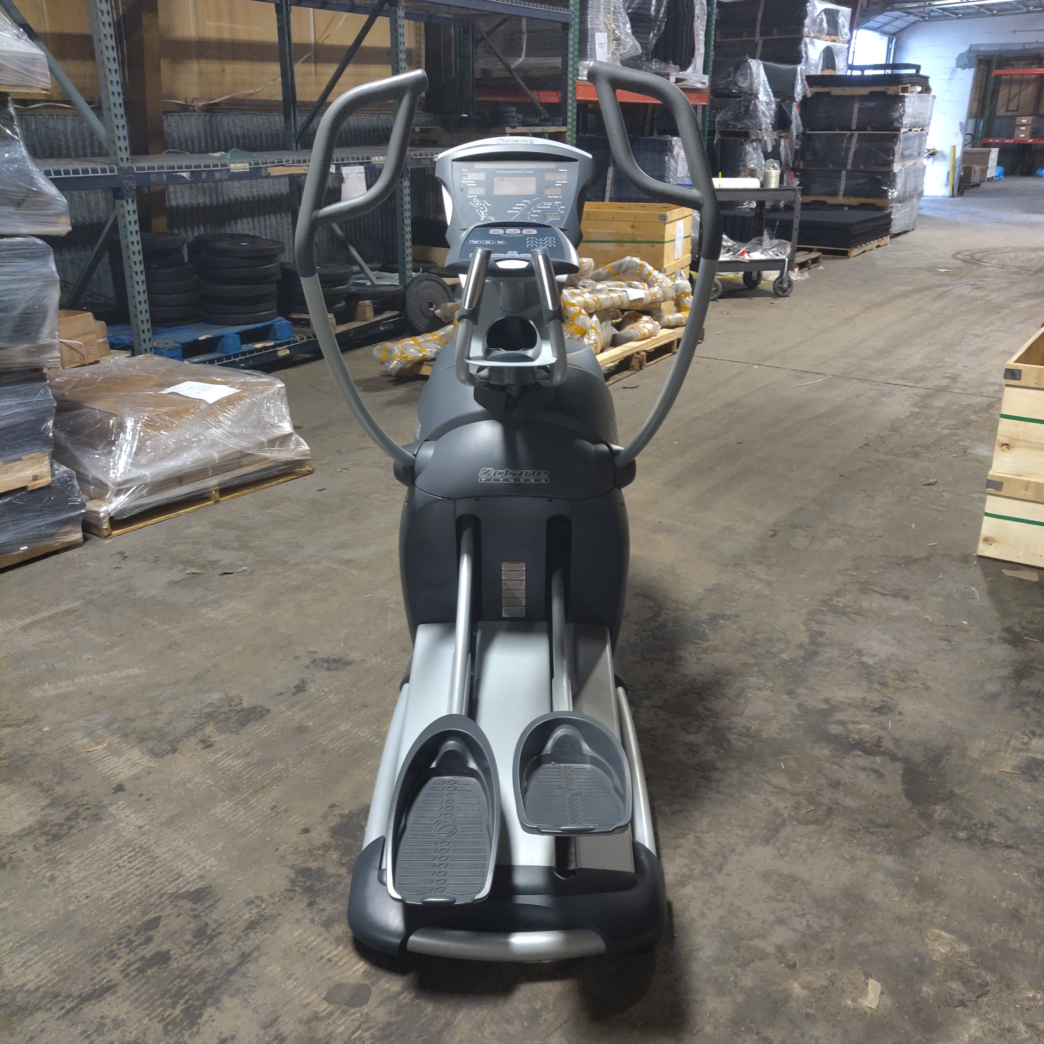 Octane Elliptical Pro 3700C