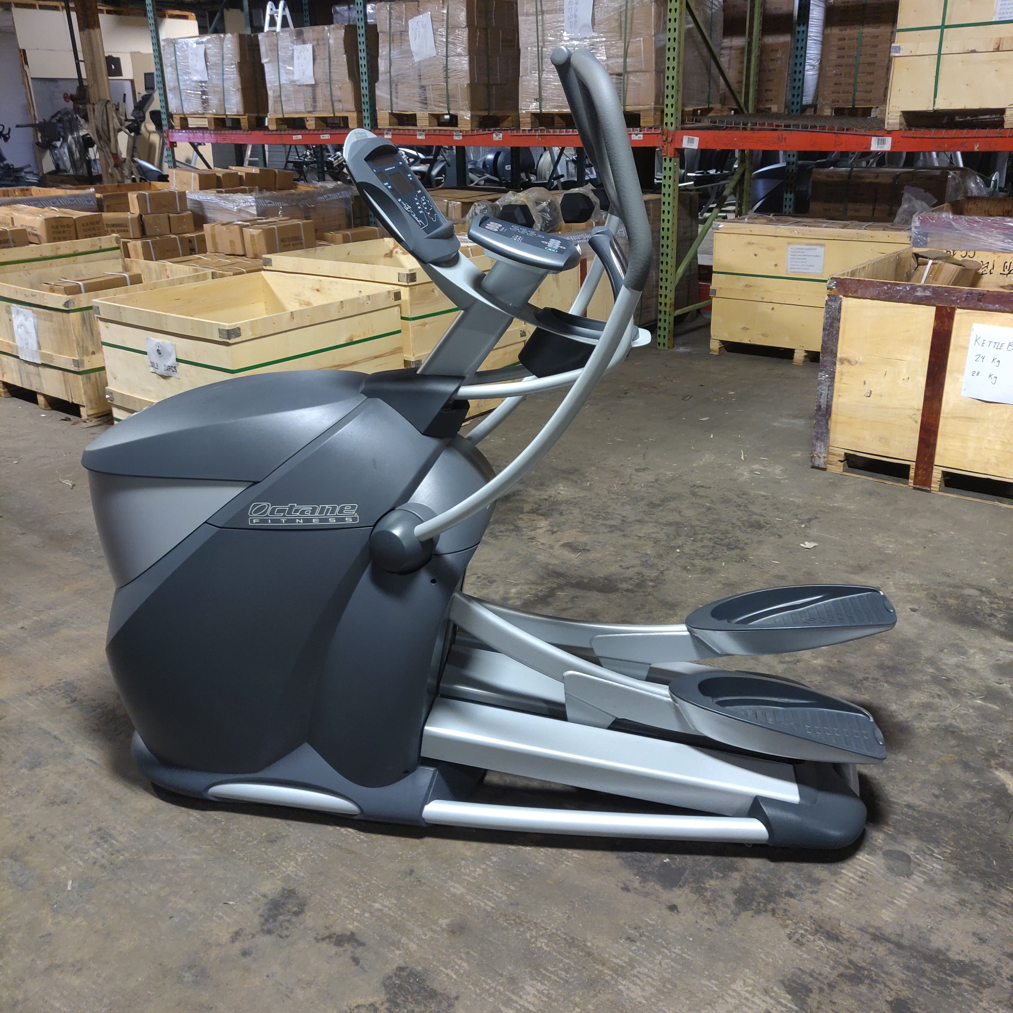 Octane Elliptical Pro 3700C