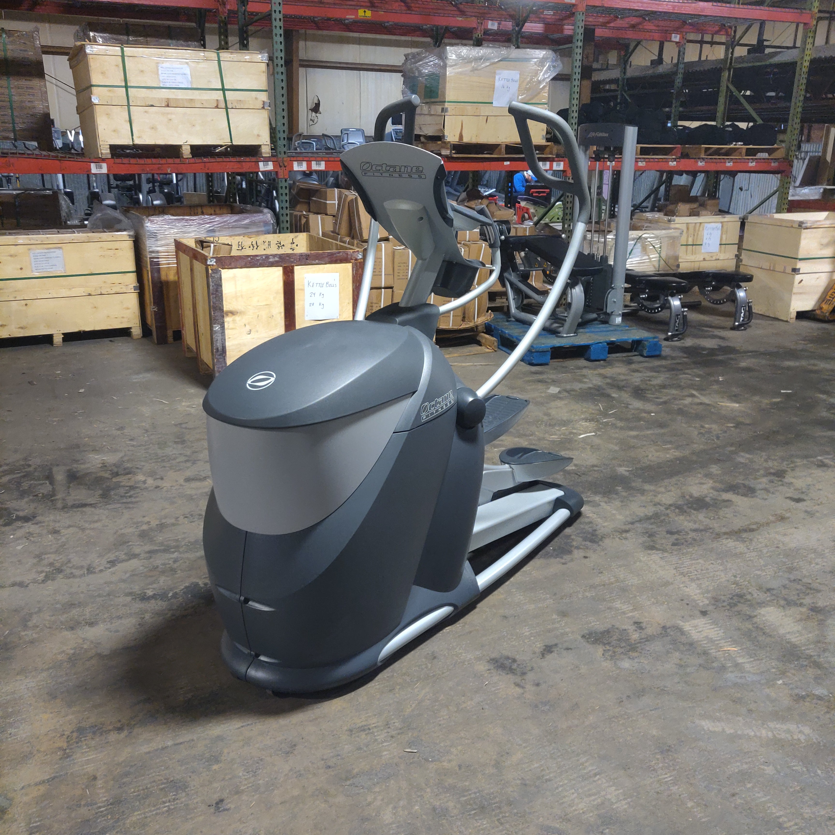 Octane Elliptical Pro 3700C