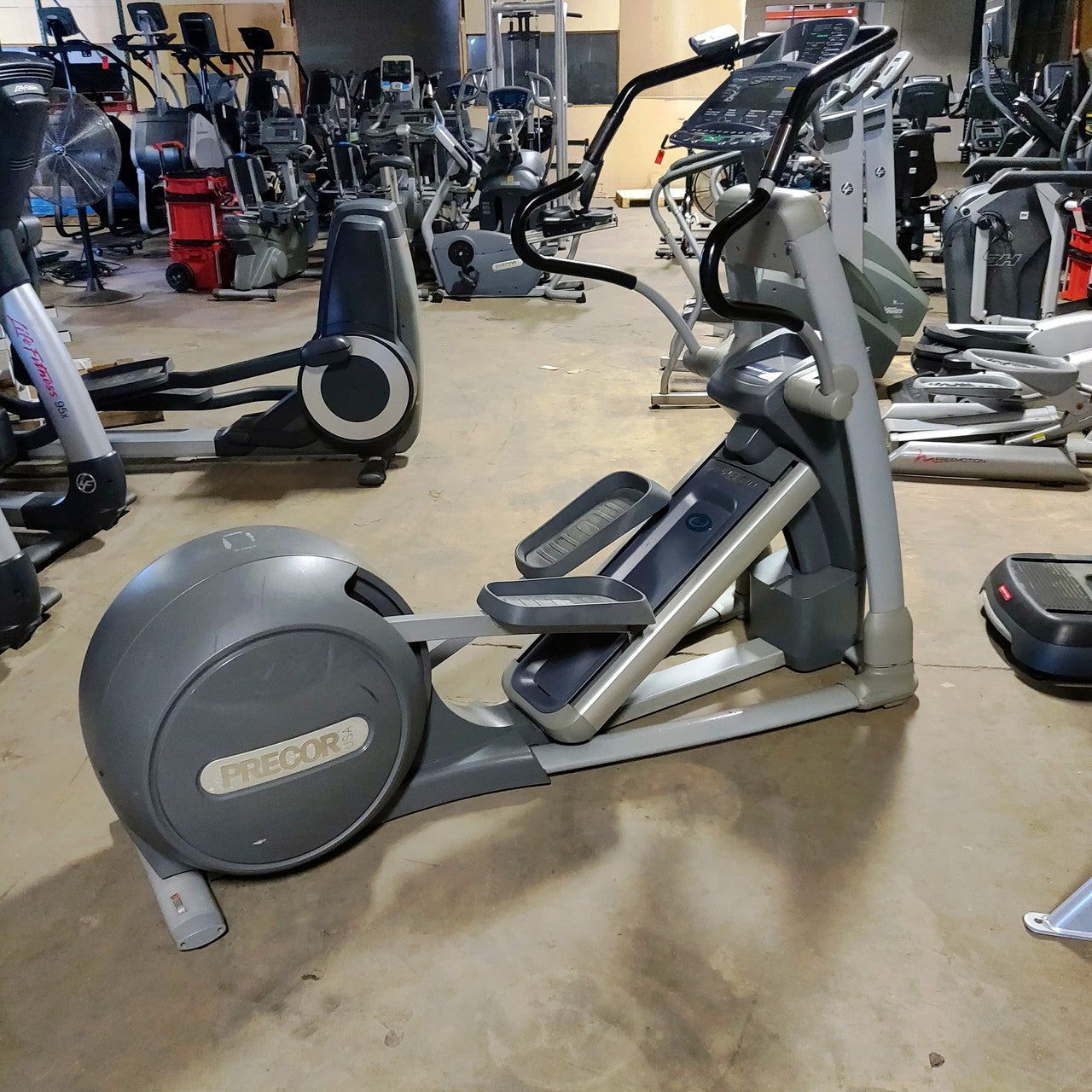 Precor Elliptical EFX 546i Commercial Grade