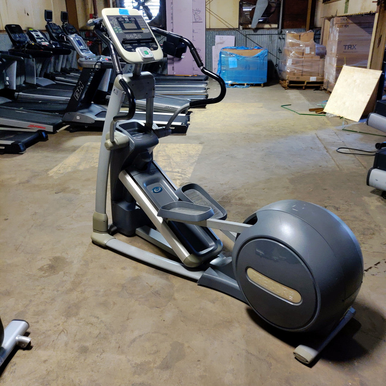 Precor Elliptical EFX 546i Commercial Grade