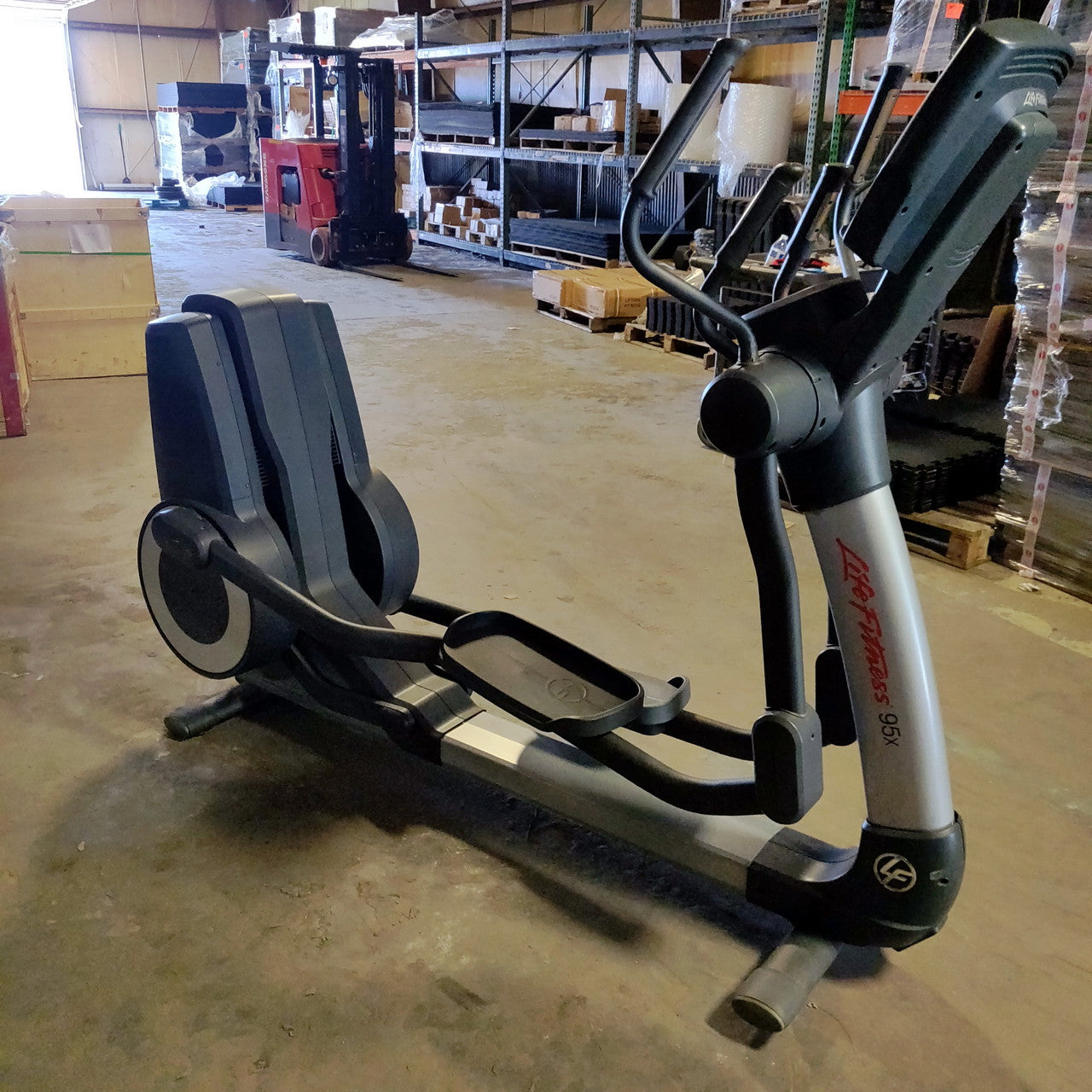 Life Fitness 95X Elliptical  (SKUP1838S)