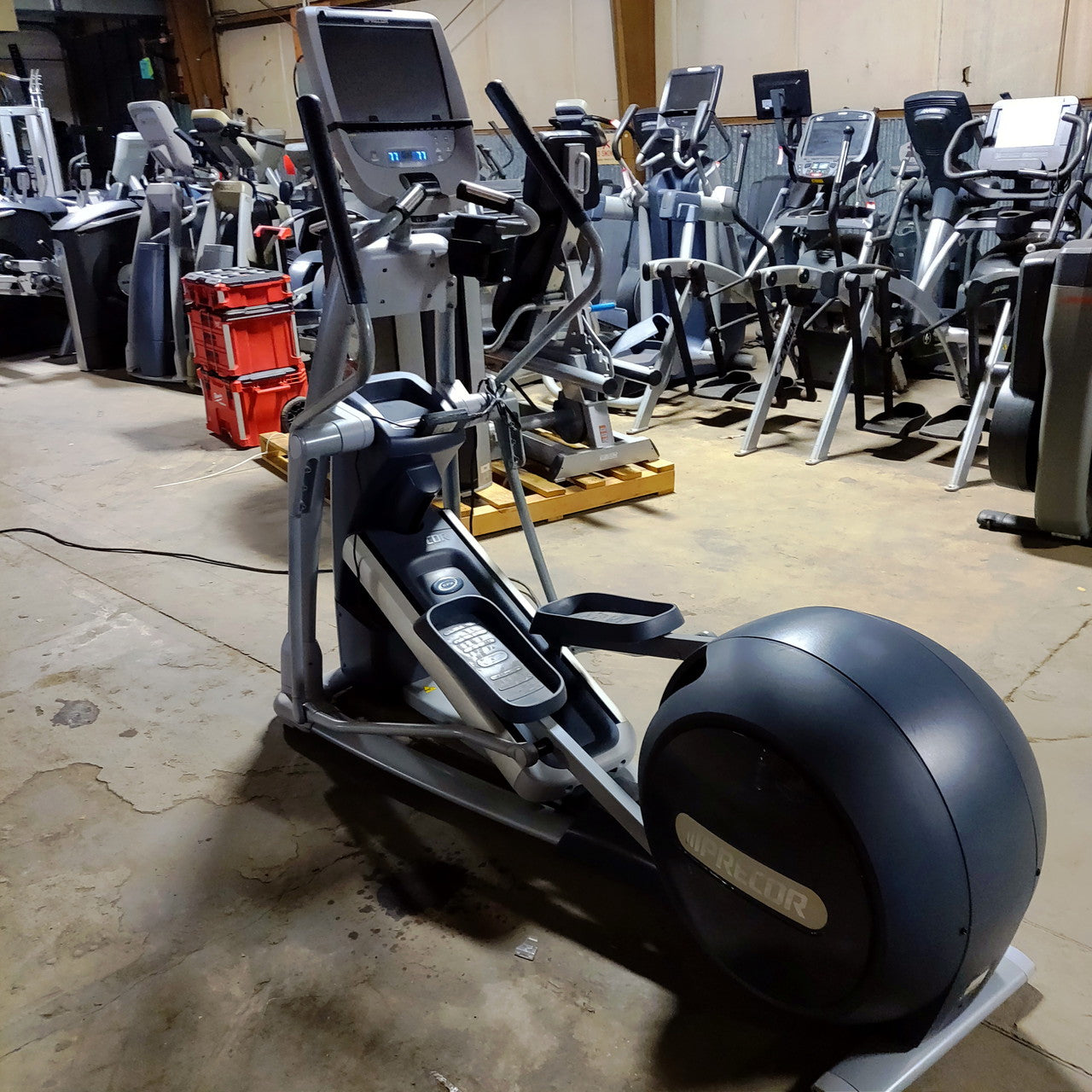 Precor Total Body Elliptical 885 with P80 Console