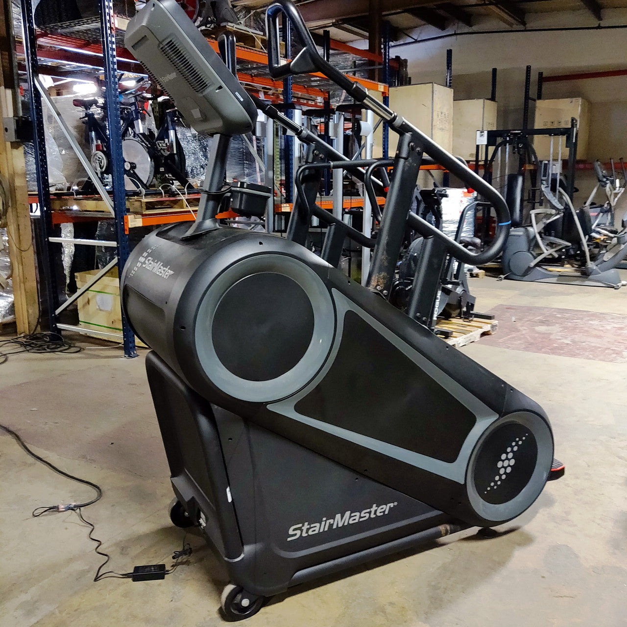 Stairmaster 10 Series 10G Gauntlet w/16" Embedded Display